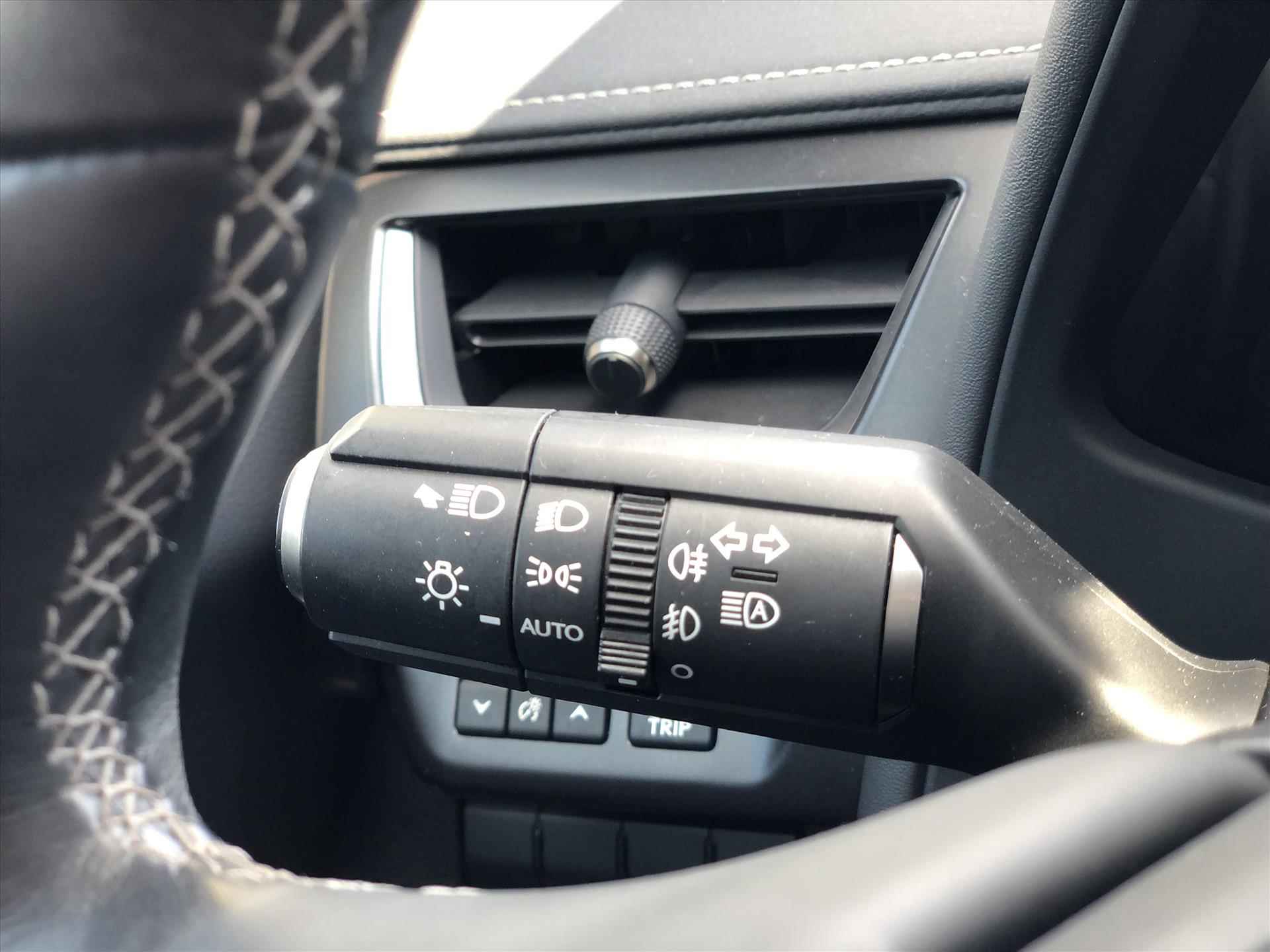 Lexus Ux 250h 184pk Preference Line | Dodehoekherkenning, Parkeersensoren, Keyless, 18 inch, CarPlay, Stoel + Stuurverwarming - 20/38