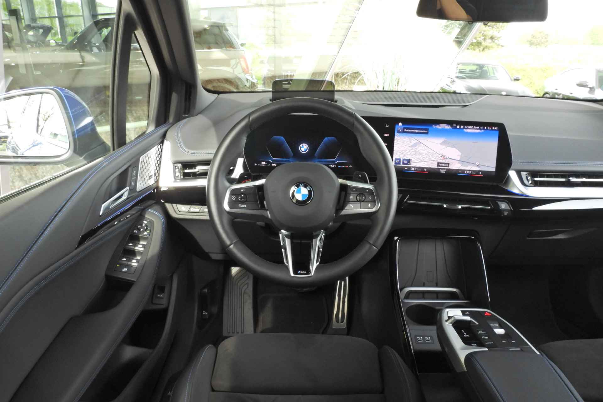 BMW 2 Serie Active Tourer 223i M Sport Automaat / Sportstoelen / Adaptieve LED / Adaptief M Onderstel / Parking Assistant Plus / Head-Up / Comfort Access - 4/40