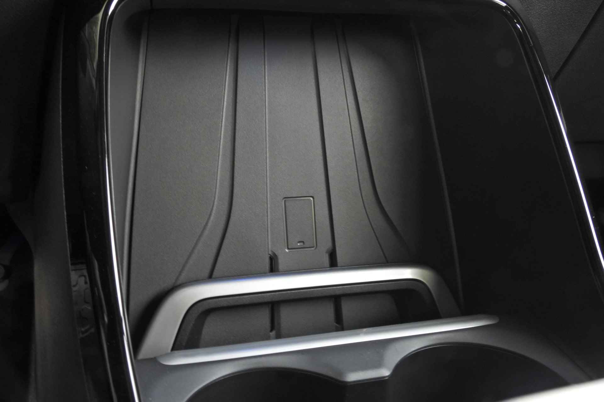 BMW 2 Serie Active Tourer 223i M Sport Automaat / Sportstoelen / Adaptieve LED / Adaptief M Onderstel / Parking Assistant Plus / Head-Up / Comfort Access - 35/40