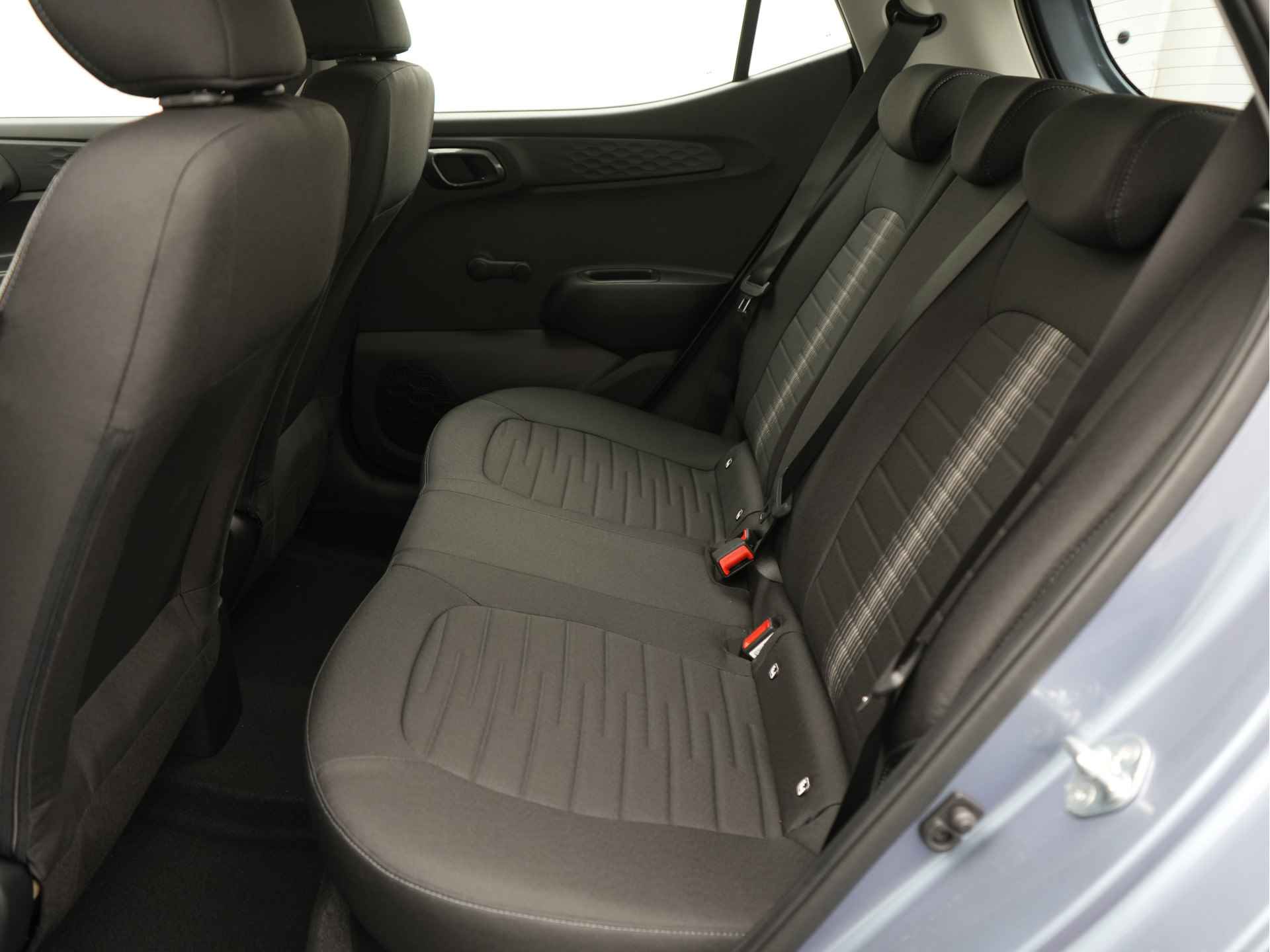 Hyundai i10 1.0 Comfort 5-zits AUTOMAAT | APPLE / ANDROID NAVIGATIE | AIRCO Uit voorraad leverbaar! - 14/41