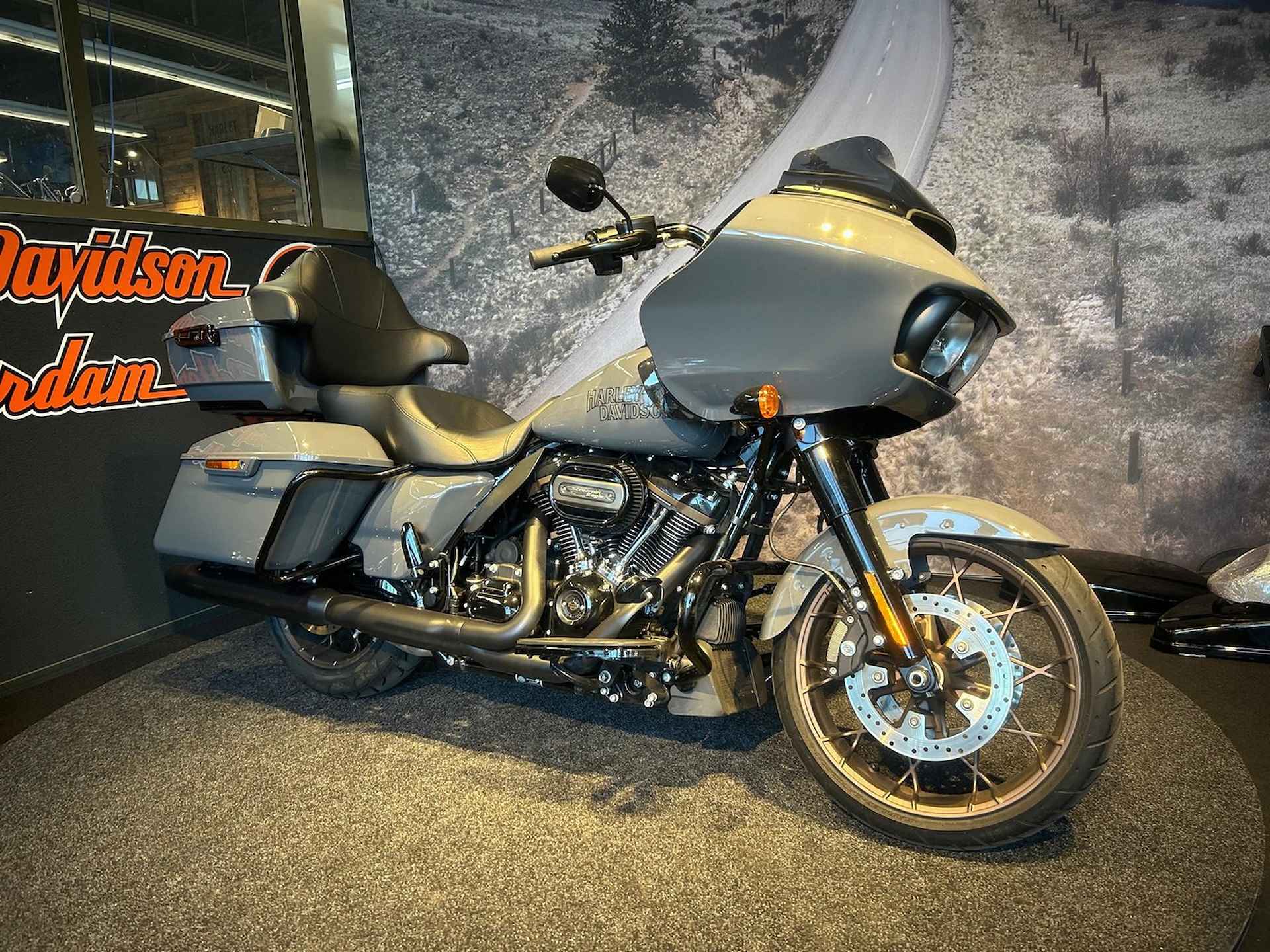 Harley-Davidson FLTRXST ROAD GLIDE ST