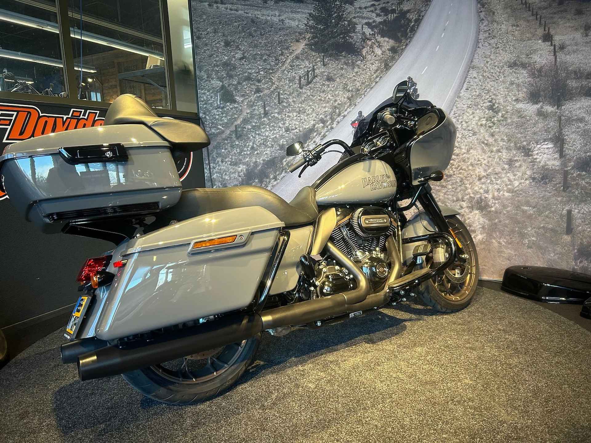 Harley-Davidson FLTRXST ROAD GLIDE ST - 8/11