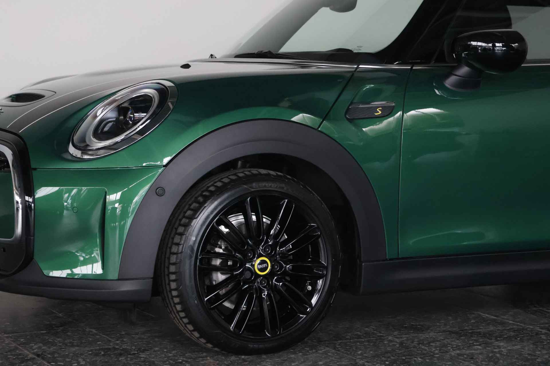 MINI Cooper Electric MINI Yours 33 kWh / Opendak / Leder / HarmanKardon / HUD / CarPlay - 28/29