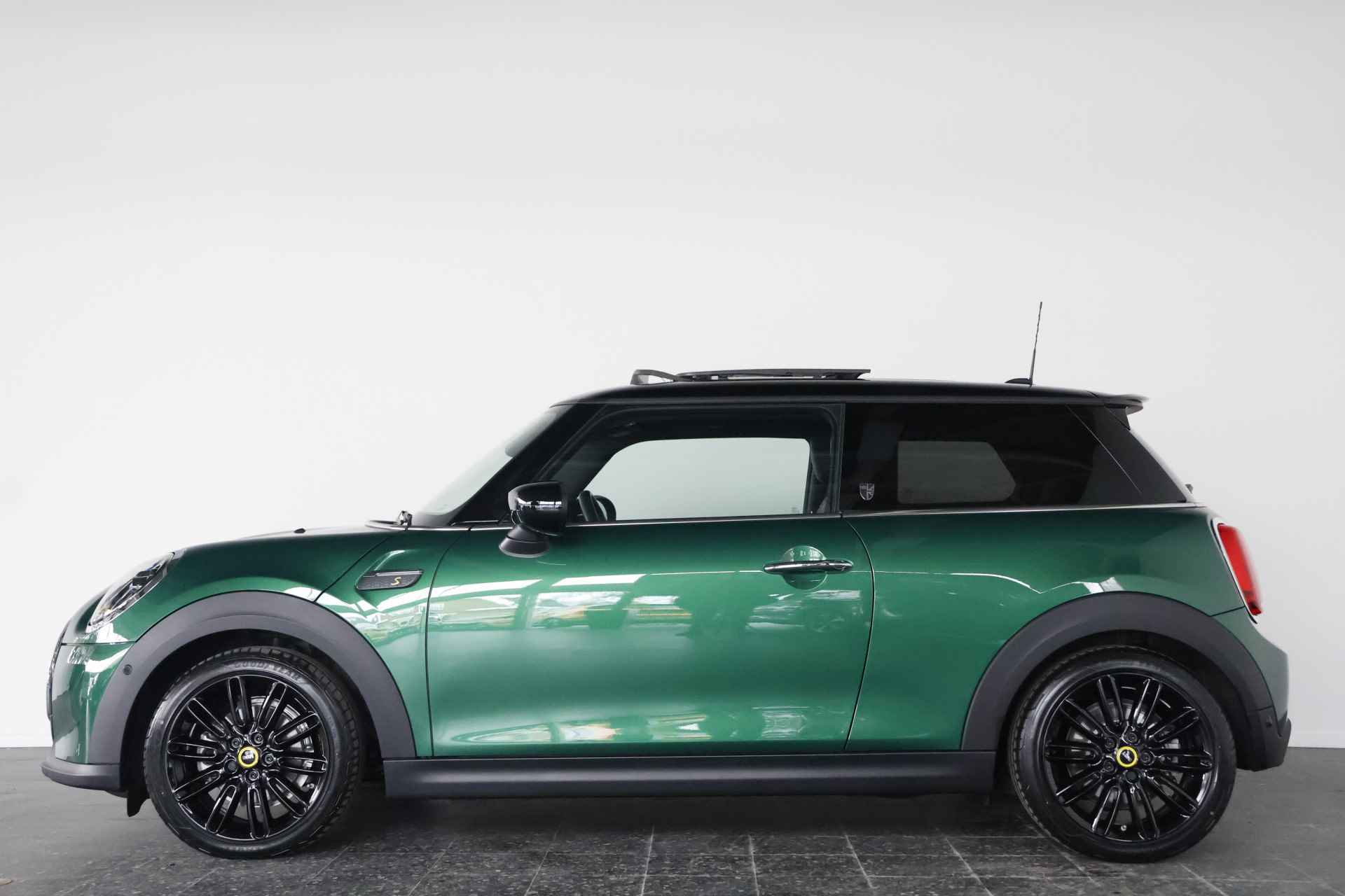 MINI Cooper Electric MINI Yours 33 kWh / Opendak / Leder / HarmanKardon / HUD / CarPlay - 29/29