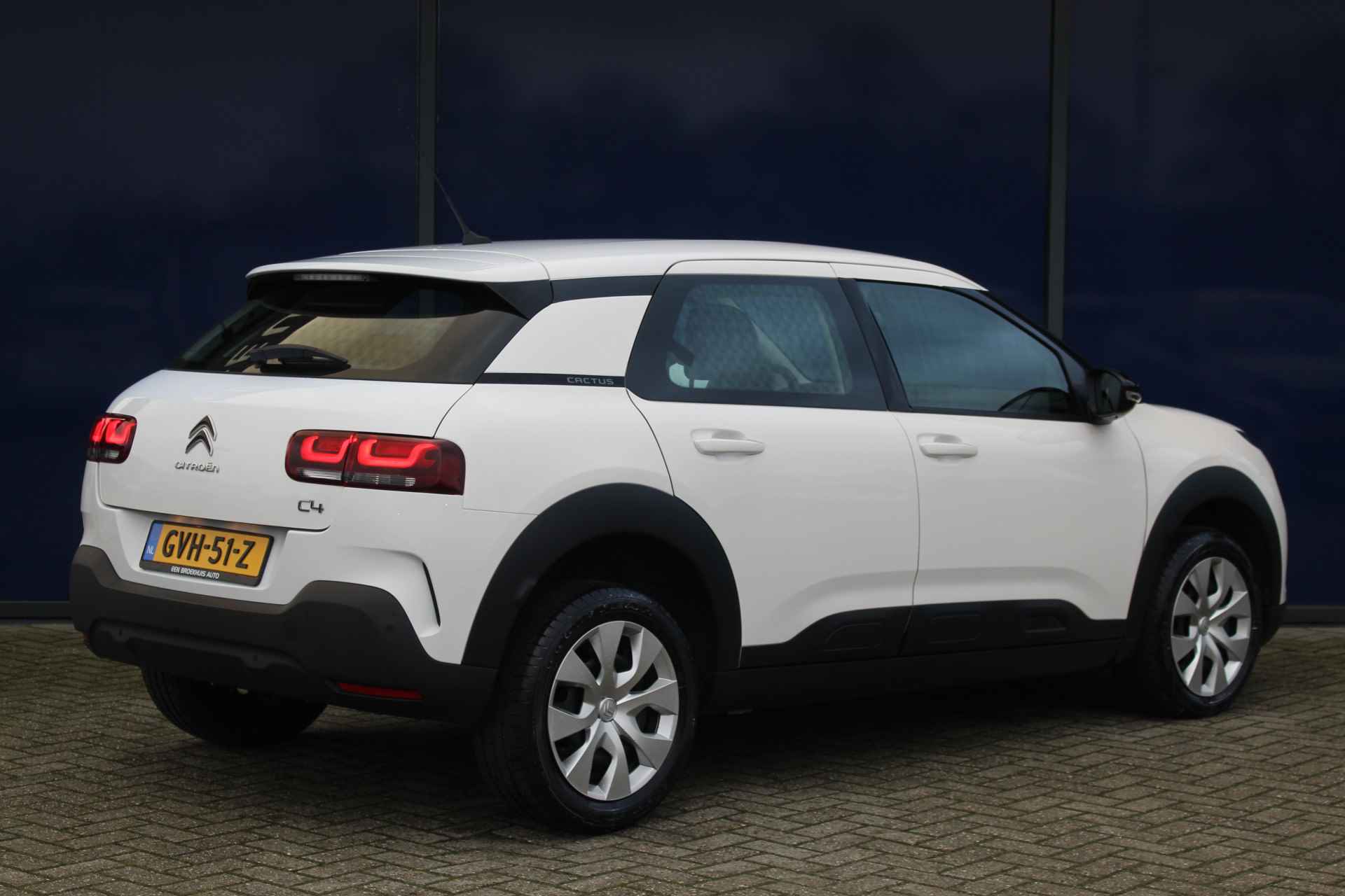 Citroën C4 Cactus 1.2 110PK Business | Clima | Stoelverwarming | Apple/Android Carplay | Bluetooth | Elek. Ramen | Virtueel Dashboard | Automatische verlichting - 2/38