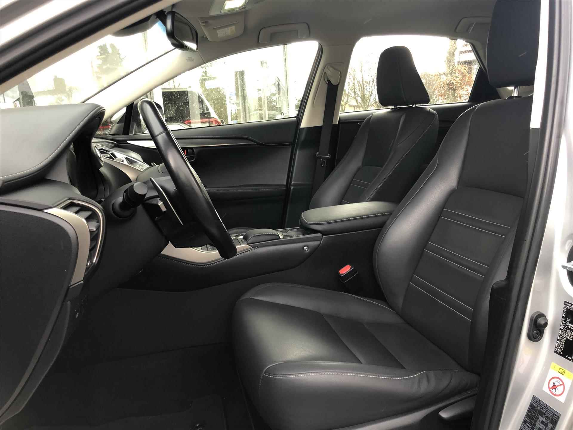 Lexus Nx 300h AWD Sport Edition | Trekhaak, Eerste eigenaar, Leer, Stoelverwarming, Parkeersensoren, 18 inch, Navi, CarPlay - 14/36