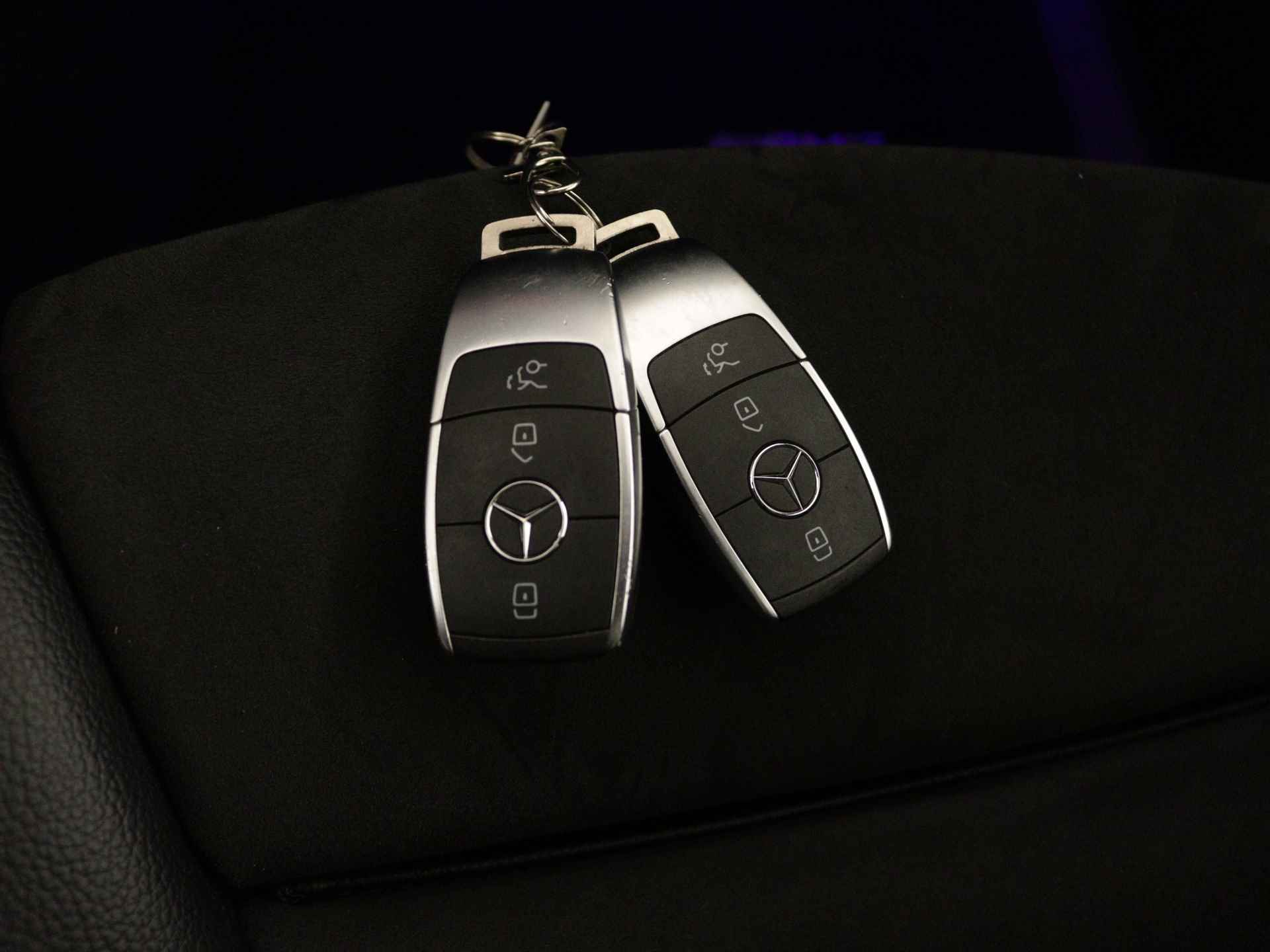 Mercedes-Benz GLC 300 e 4M AMG Plug-In Hybride | Panorama Schuif-Kanteldak | Trekhaak | AMG styling | Digitaal Dashboard | Inclusief 24 maanden Mercedes-Benz Certified garantie voor Europa. - 14/47