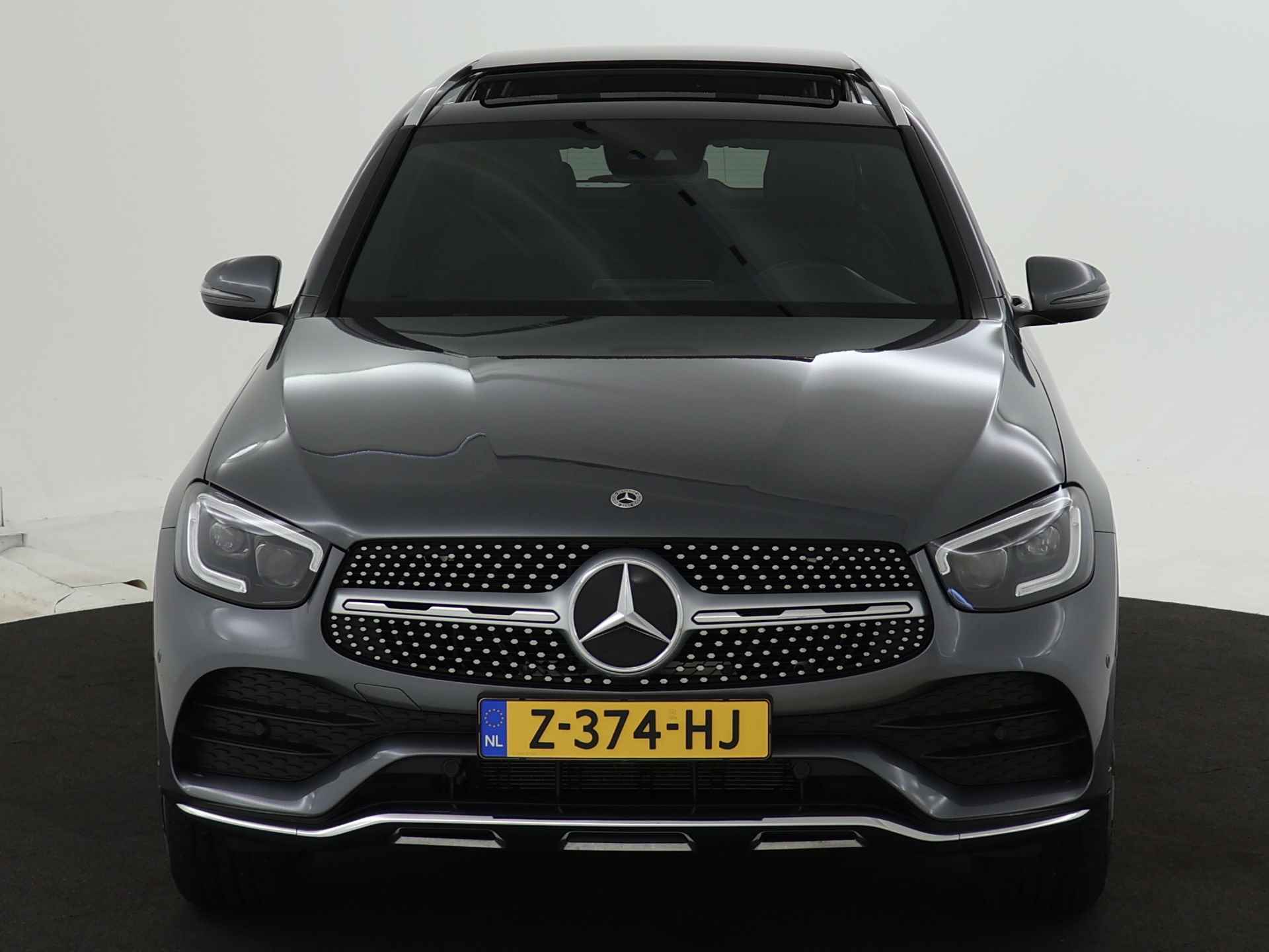 Mercedes-Benz GLC 300 e 4M AMG Plug-In Hybride | Panorama Schuif-Kanteldak | Trekhaak | AMG styling | Digitaal Dashboard | Inclusief 24 maanden Mercedes-Benz Certified garantie voor Europa. - 28/47