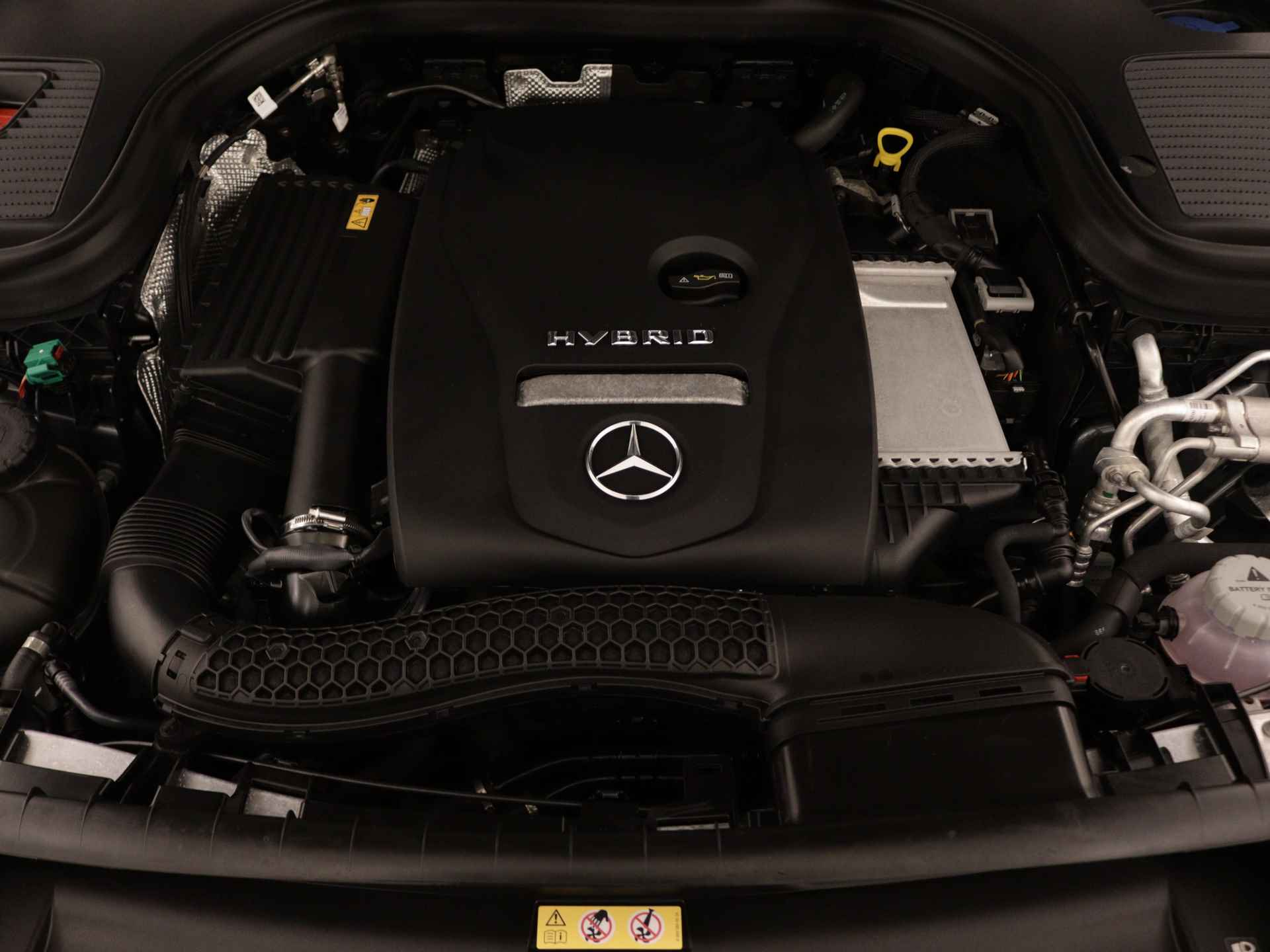 Mercedes-Benz GLC 300 e 4M AMG Plug-In Hybride | Panorama Schuif-Kanteldak | Trekhaak | AMG styling | Digitaal Dashboard | Inclusief 24 maanden Mercedes-Benz Certified garantie voor Europa. - 42/47