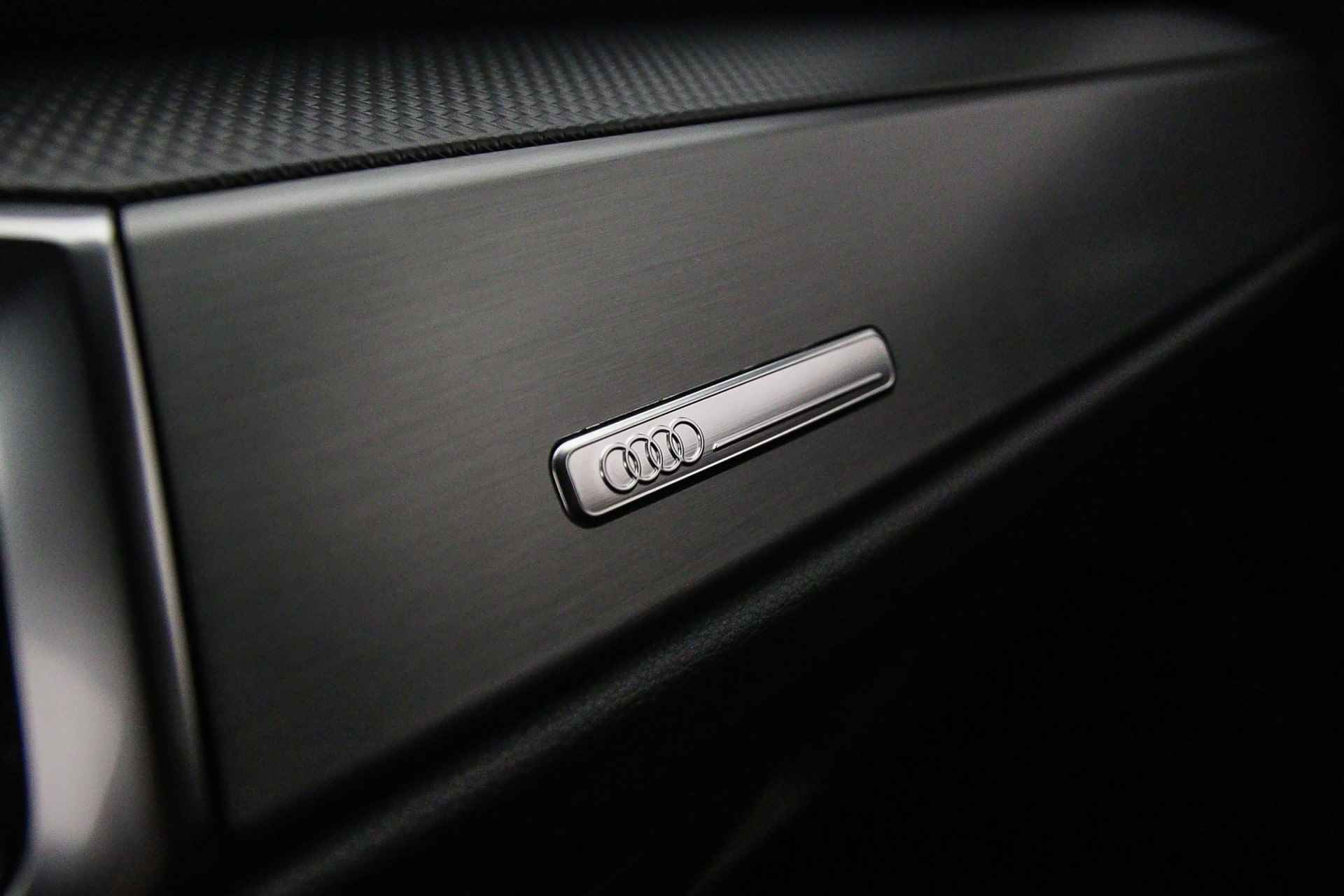Audi Q3 Sportback S Edition 45 TFSI 245pk | Panodak | Adapt. Cruise | 20 inch | Audi Sound | Achteruitrijcamera | Dodehoek | Grootlichtassist | S-Line | - 39/56