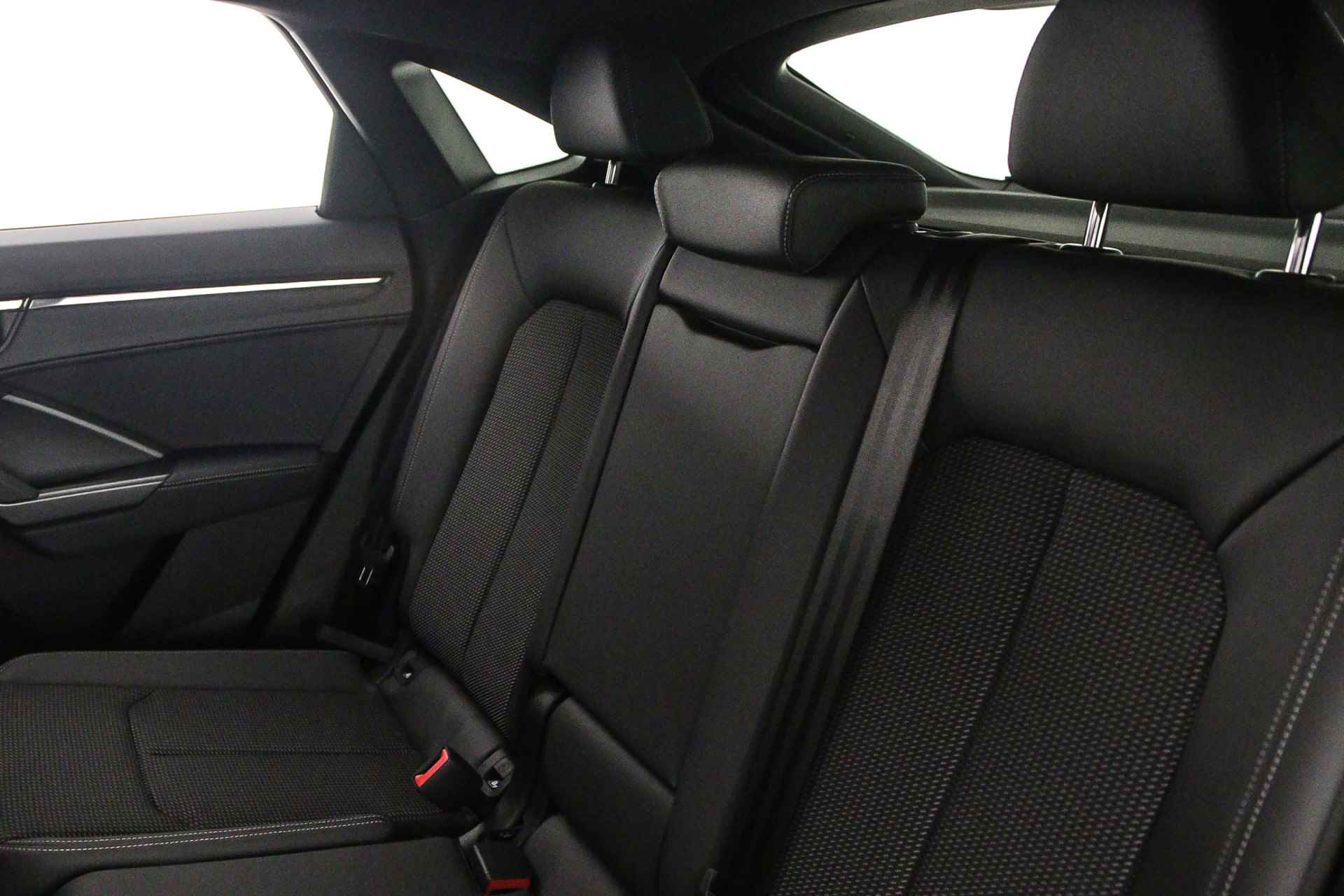 Audi Q3 Sportback S Edition 45 TFSI 245pk | Panodak | Adapt. Cruise | 20 inch | Audi Sound | Achteruitrijcamera | Dodehoek | Grootlichtassist | S-Line | - 44/56