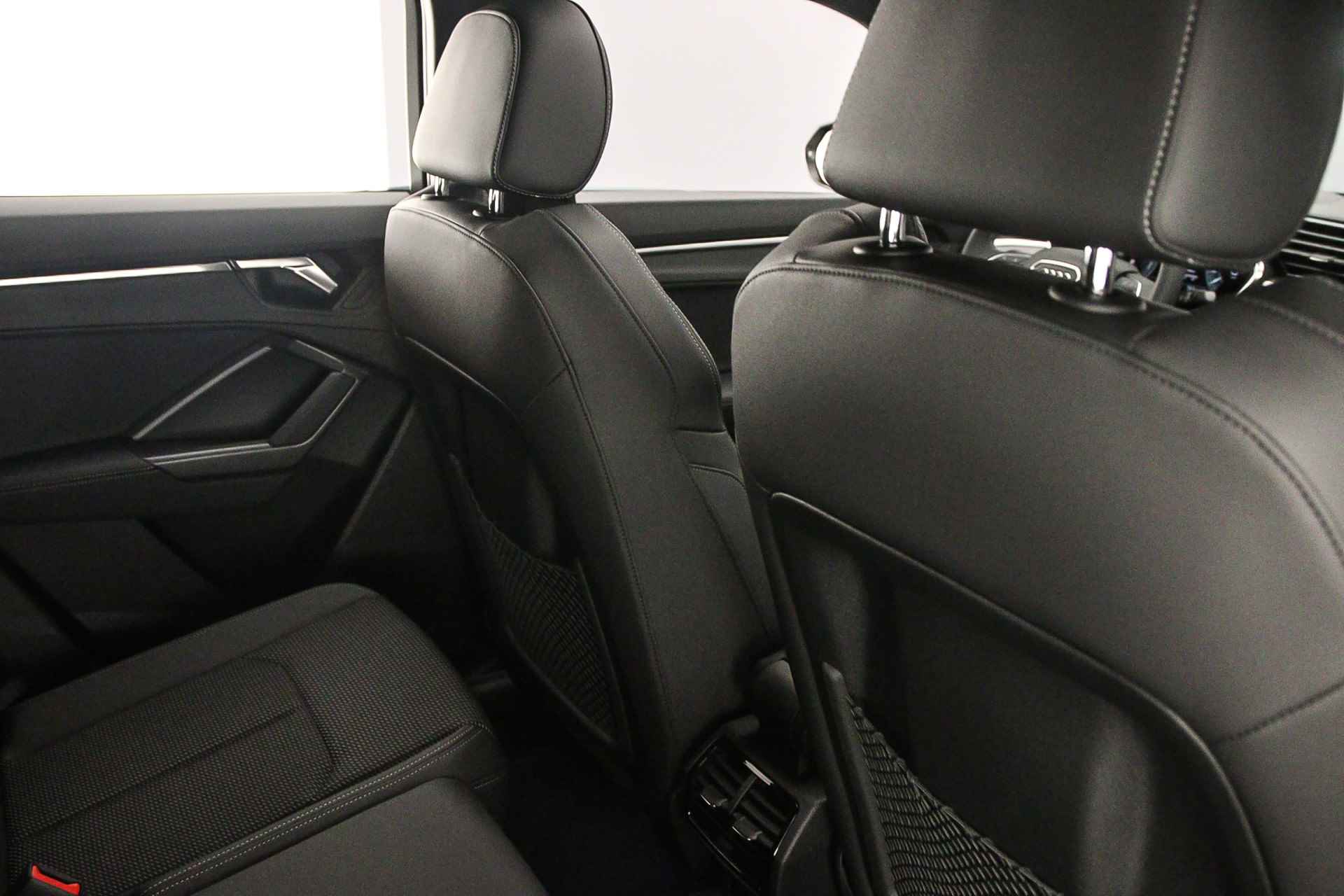 Audi Q3 Sportback S Edition 45 TFSI 245pk | Panodak | Adapt. Cruise | 20 inch | Audi Sound | Achteruitrijcamera | Dodehoek | Grootlichtassist | S-Line | - 50/56