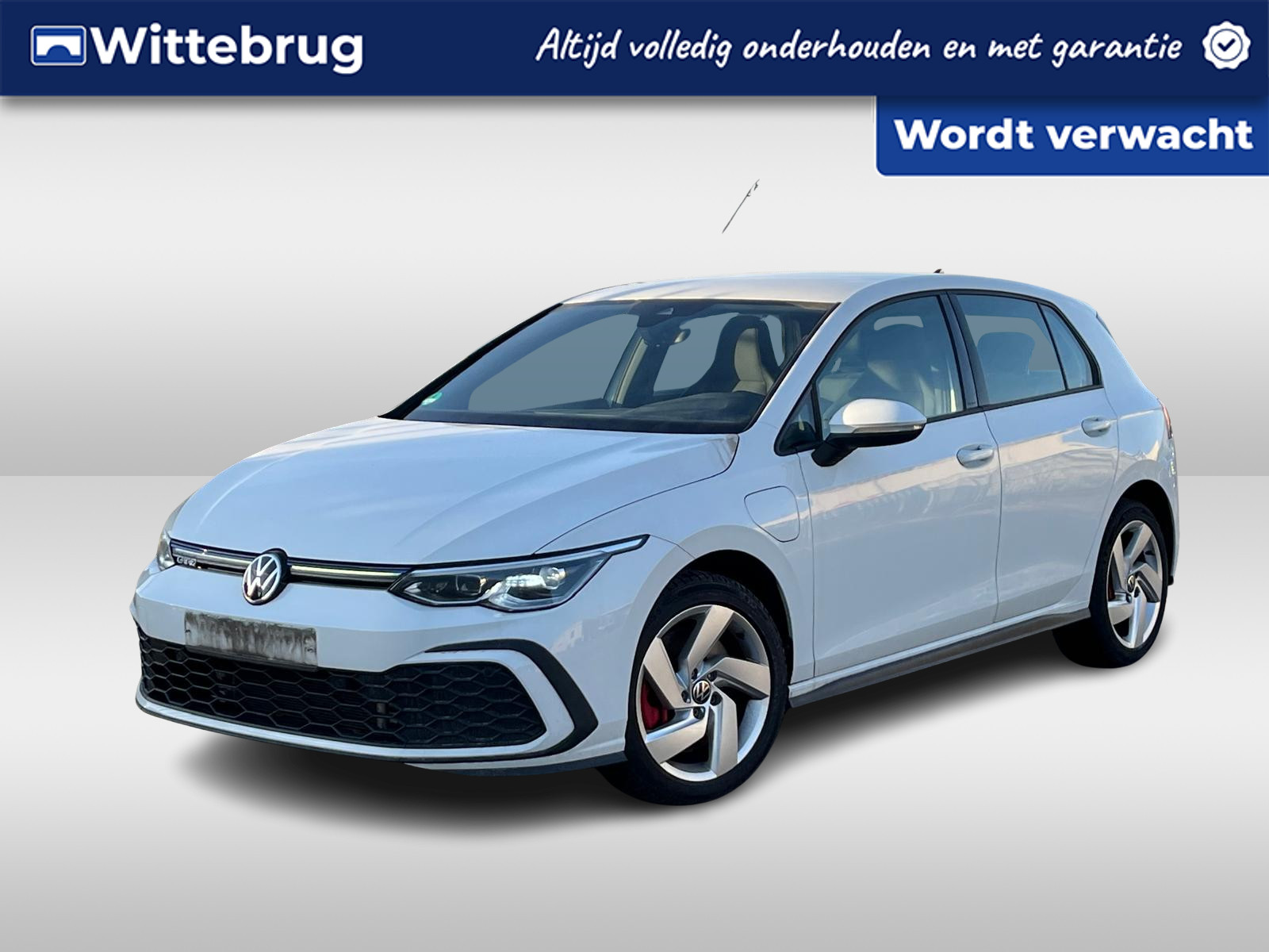 Volkswagen Golf 1.4 eHybrid 245pk DSG GTE / Virtual Cockpit / 17" LMV / Navi / Stuur en Stoelverwarming / LED / Camera