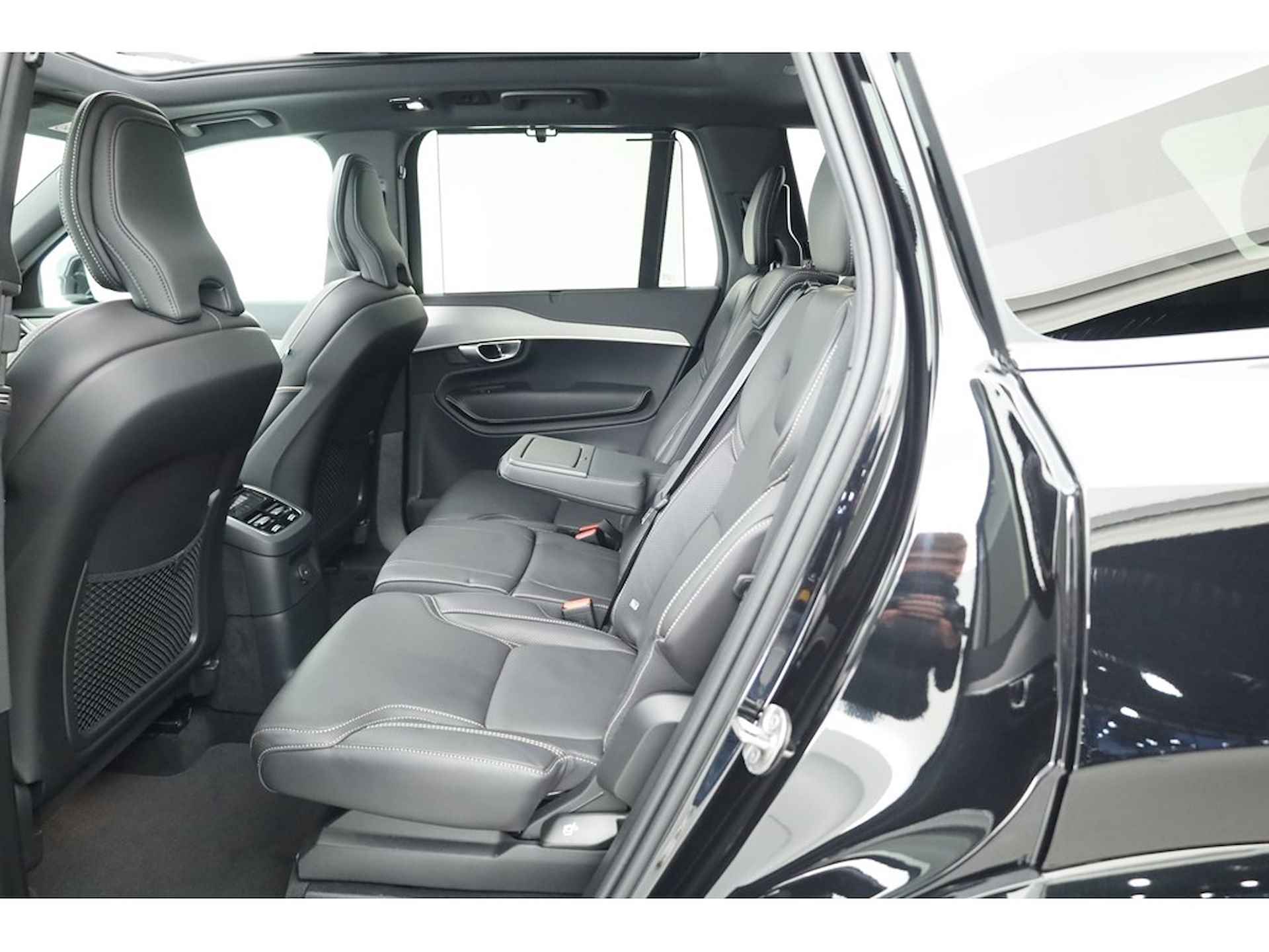 Volvo XC90 2.0 455PK T8 Recharge AWD Plus Bright, Pano-dak, 360 camera H&K Audio - 8/36