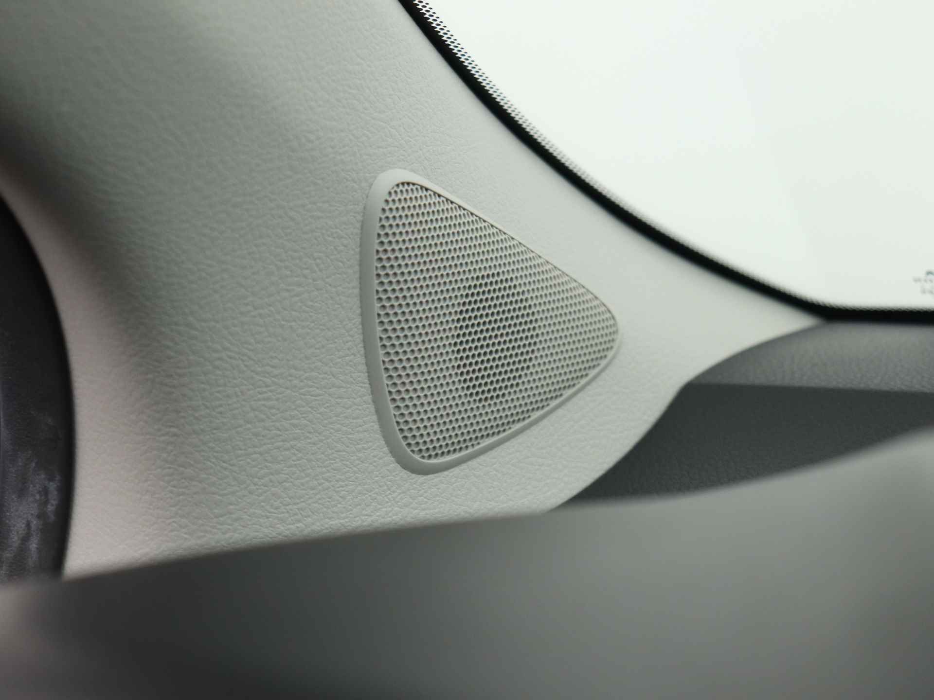 Toyota Yaris 1.3 VVT-i Aspiration | Airco | Bi-Tone | Camera | - 41/42