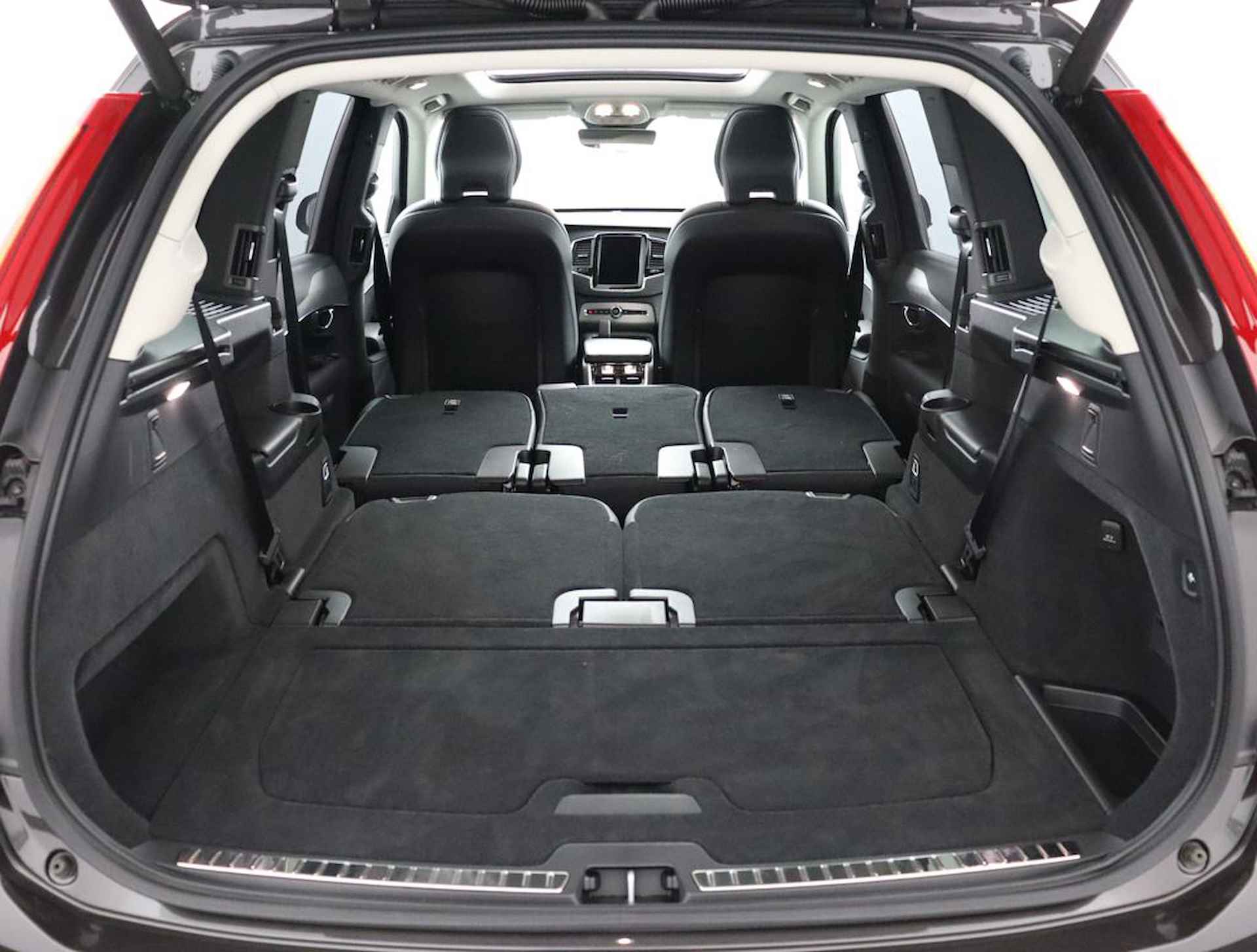 Volvo XC90 T8 AWD Plus Dark Long Range | Semi elektrische trekhaak | Visual Park Assist (incl. 360º view) | Parkassist voor & achter | Panoramisch schuif/kanteldak | Harman Kardon | Elektrisch verstelbare stoelen incl. geheugen | Stoel en stuurwielverwarming | Adaptieve cruise control incl. BLIS | - 21/61