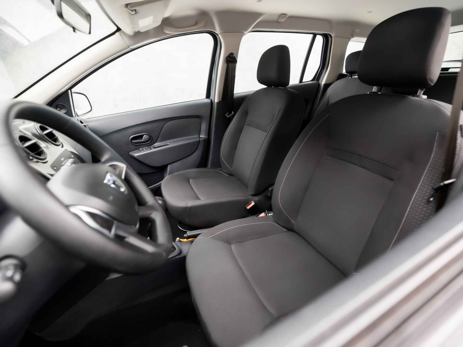 Dacia Logan MCV 0.9 TCe Ambiance (AIRCO, START/STOP, BLUETOOTH, SPORTSTOELEN, ELEK RAMEN, NIEUWE APK, NIEUWSTAAT) - 12/26