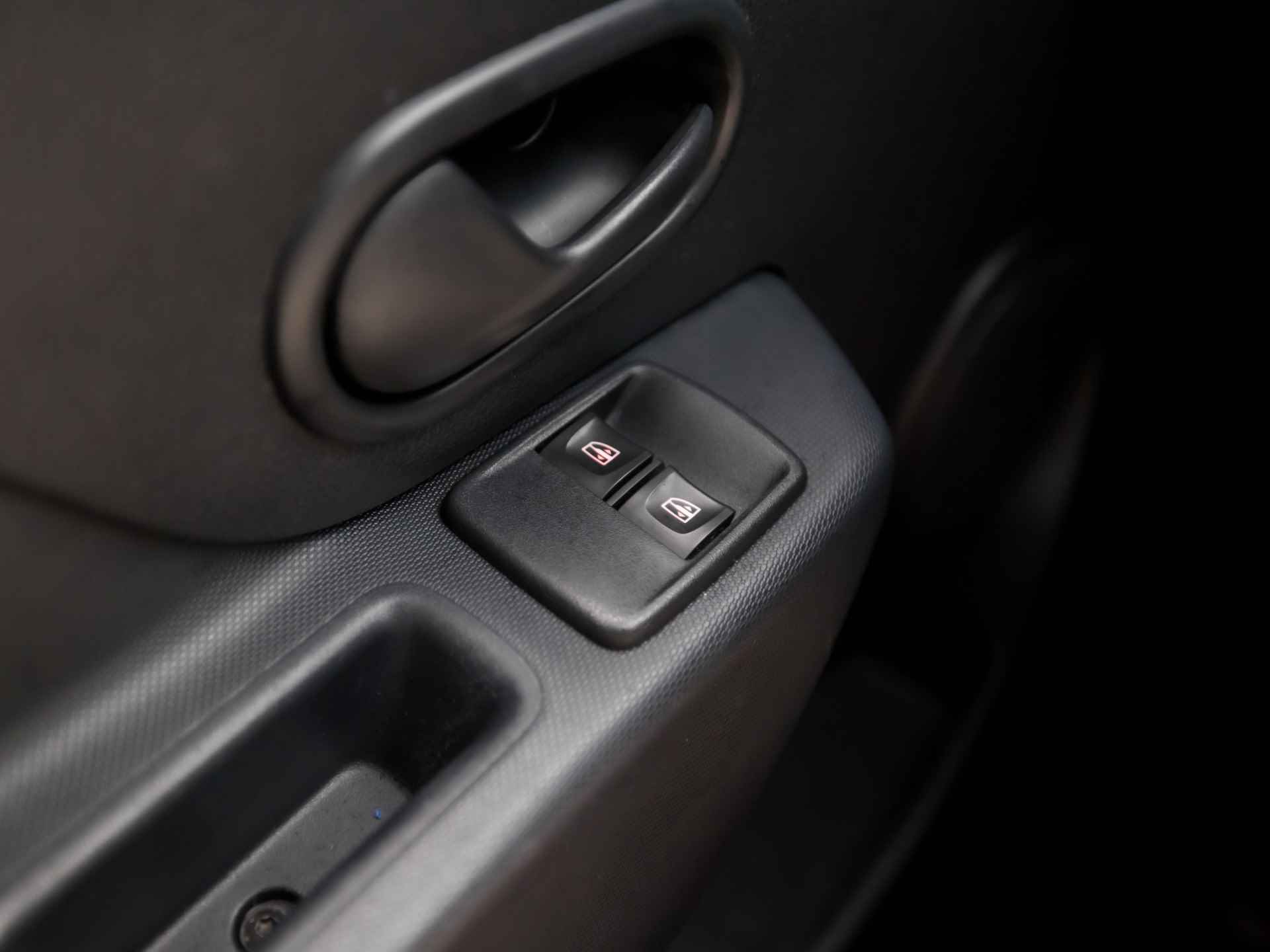 Dacia Logan MCV 0.9 TCe Ambiance (AIRCO, START/STOP, BLUETOOTH, SPORTSTOELEN, ELEK RAMEN, NIEUWE APK, NIEUWSTAAT) - 19/26