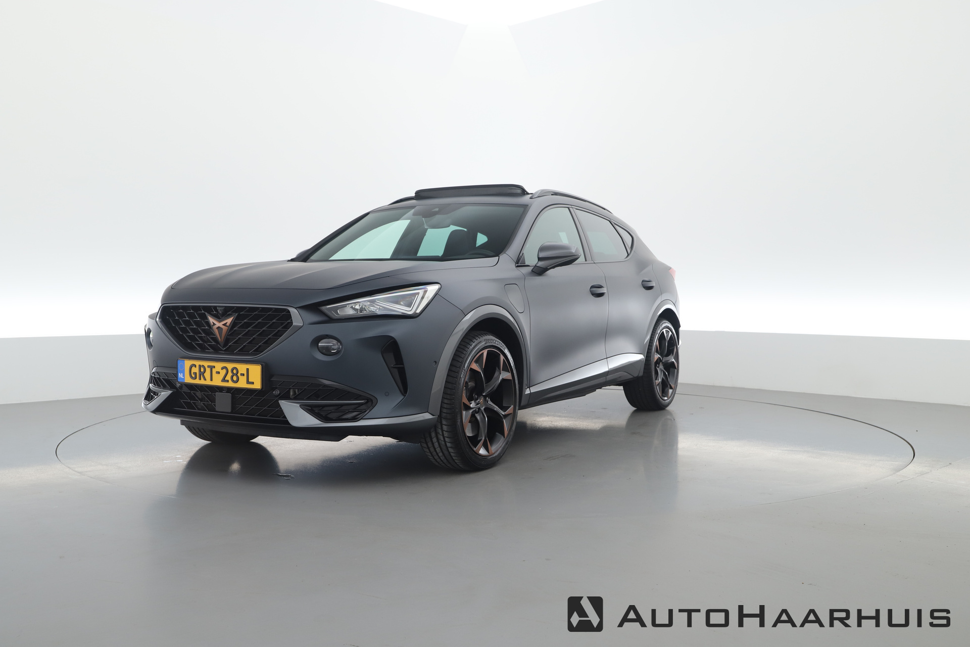 CUPRA Formentor 1.4 e-Hybrid VZ 245pk Copper Edition | Pano | MAT grijs | 360cam | Travel Assist | Leder | Stoel- Stuurverw. | Navi