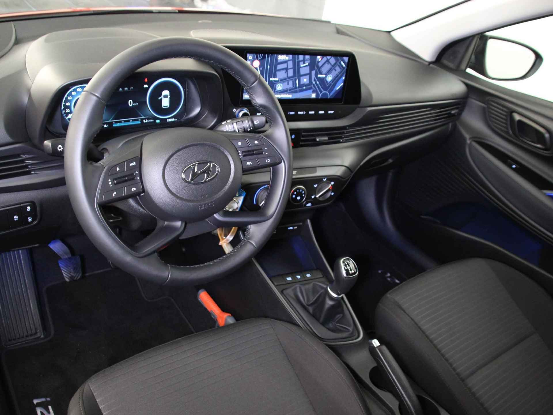 Hyundai i20 1.0 T-GDI Comfort Smart | Navigatie | Camera | Apple Carplay/Android Auto | Cruise Control | Digitaal Instrumentenpaneel | DAB | Park. Sensor | Airco | Rijklaarprijs! - 9/26