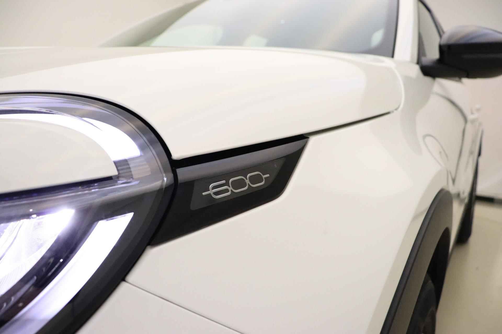 Fiat 600e RED 54 kWh | Apple Carplay/Android auto | LED koplampen | Keyless start | Parkeersensoren achter | Informeer naar beschikbaarheid - 20/39