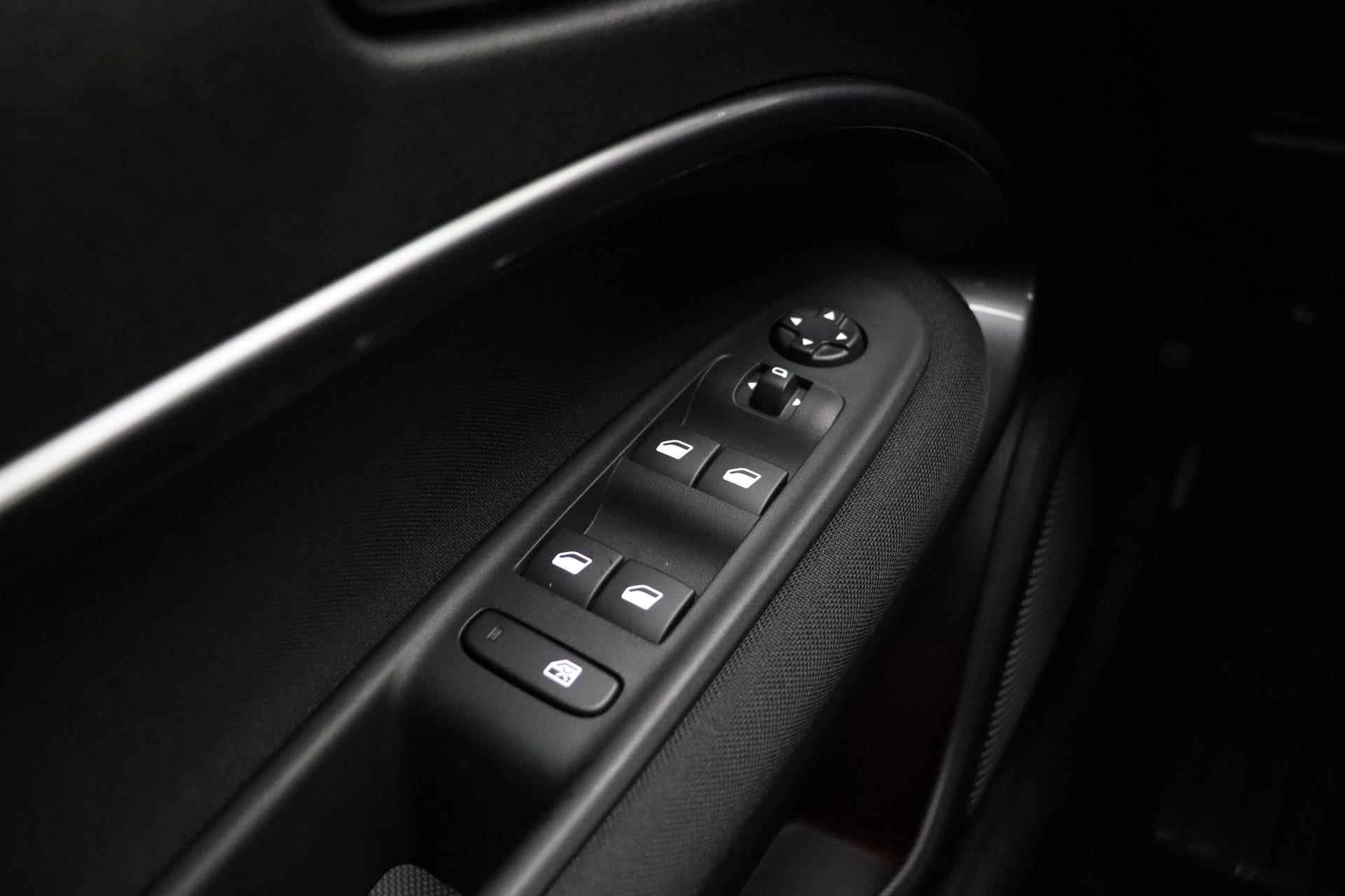 Fiat 600e RED 54 kWh | Apple Carplay/Android auto | LED koplampen | Keyless start | Parkeersensoren achter | Informeer naar beschikbaarheid - 21/39