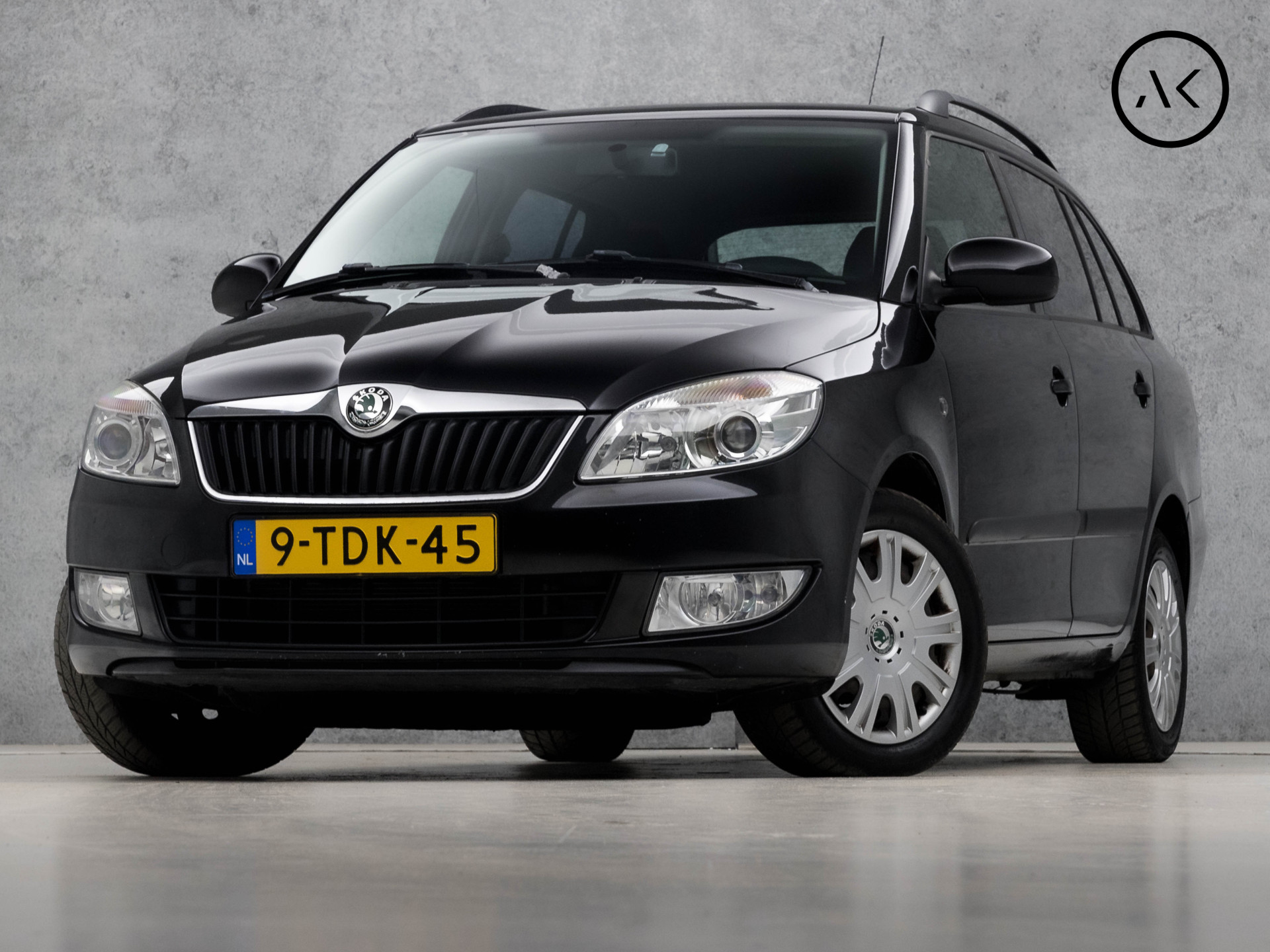 Škoda Fabia Combi 1.2 TDI Ambient Sport (CLIMATE, RADIO, TREKHAAK, XENON, GETINT GLAS, SPORTSTOELEN, PARKEERSENSOREN, NIEUWSTAAT)