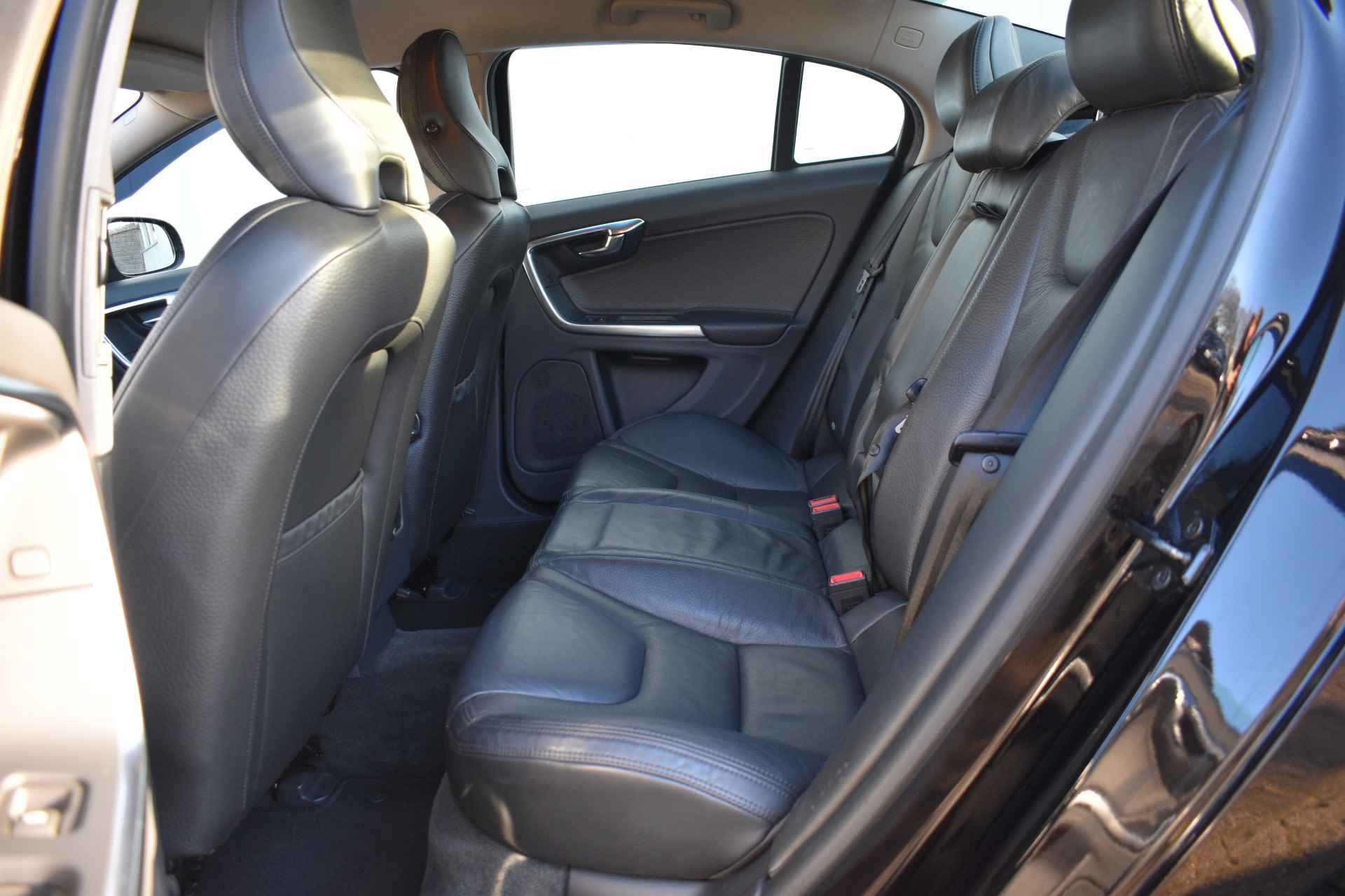 Volvo S60 3.0 T6 AWD 305PK Summum | 6-Cilinder | Memory Seats | Premium Sound | NAVI - 8/41