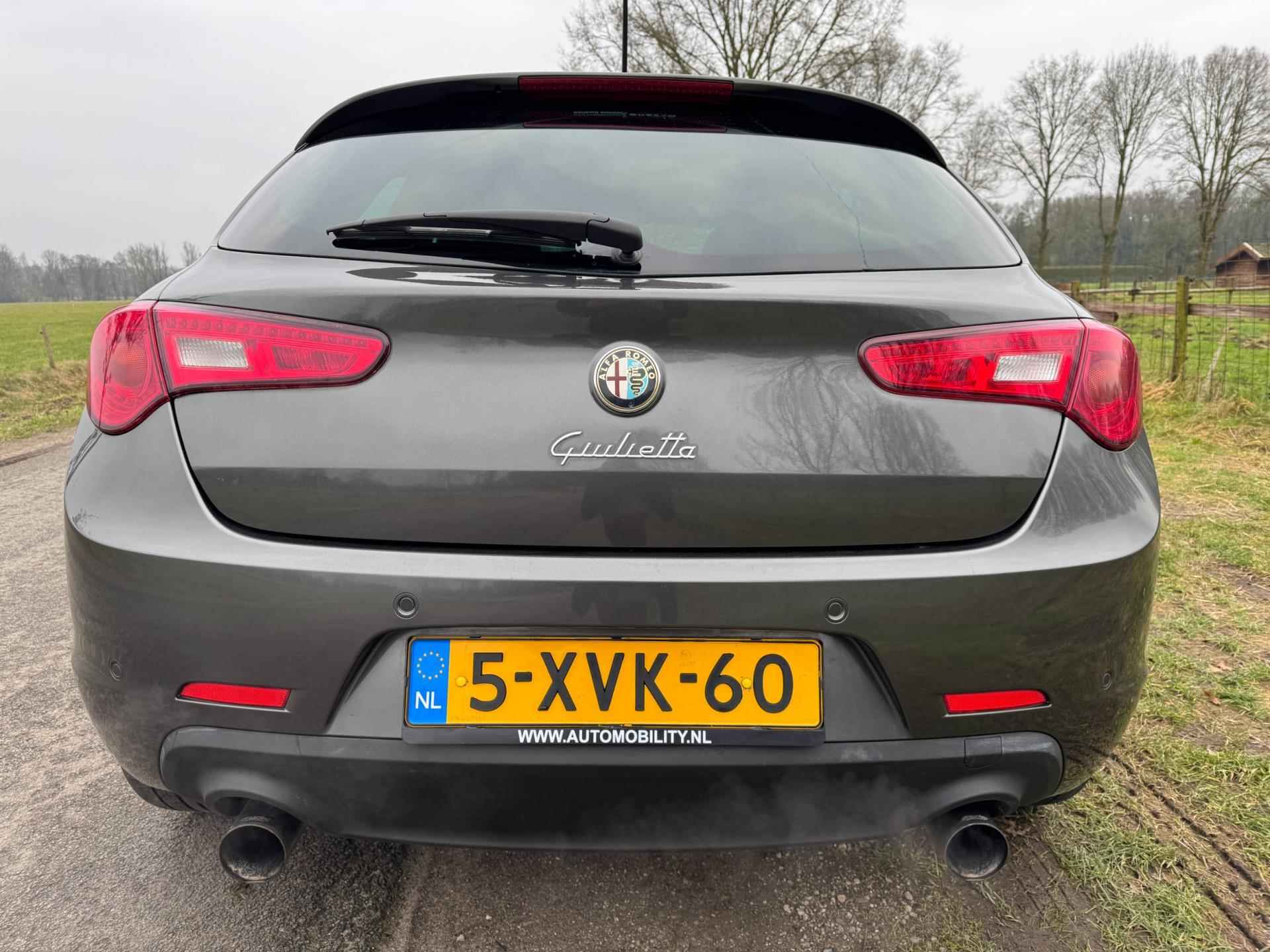 Alfa Romeo Giulietta 1.7 TBi Quadrifoglio Verde 235PK met leder, navigatie en schuifdak - 6/32