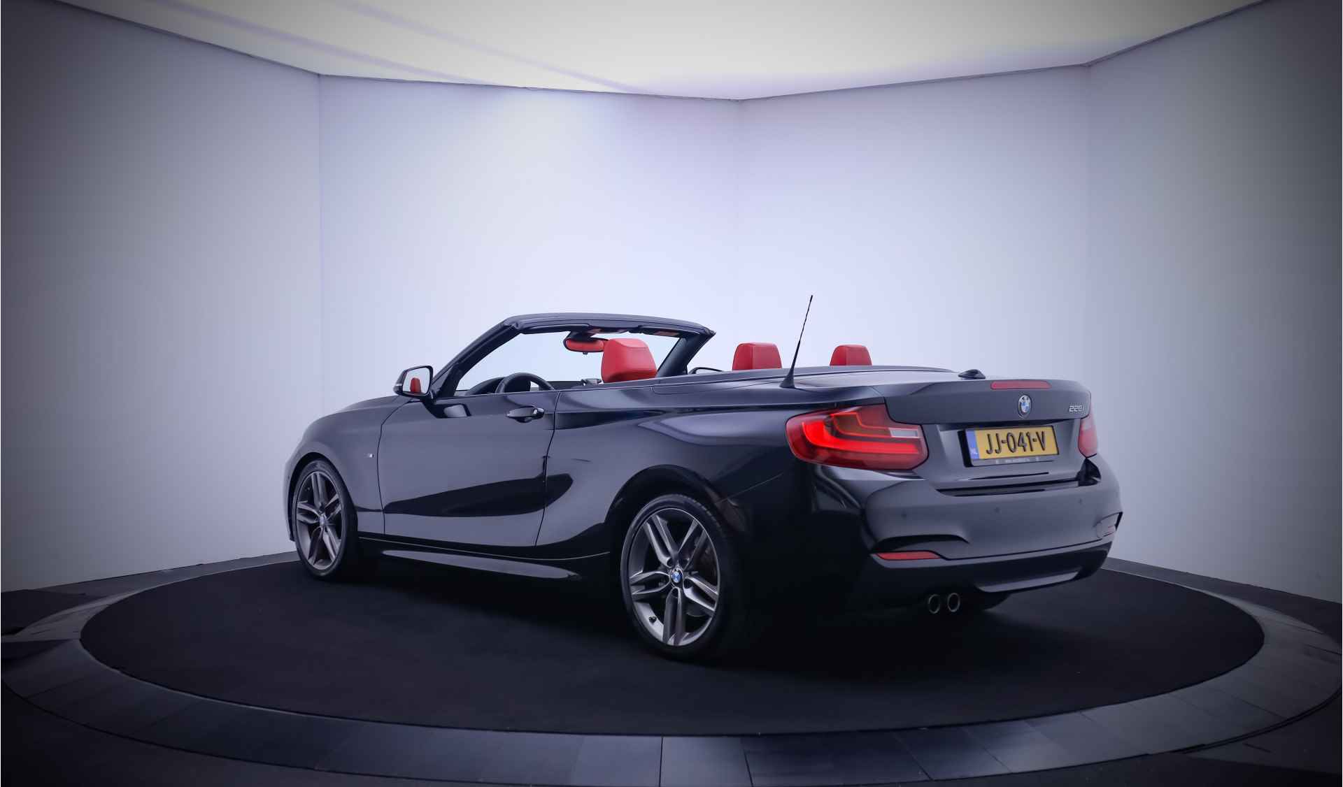 BMW 2 Serie Cabrio 228iA 245Pk M-SPORT HIGH EXECUTIVE HARMAN KARDON/MEMORY/LEDER/NAVI PROF/STUUR+STOELVERW./KEYLESS/XENON/DAB+/LMV 18'' - 9/26