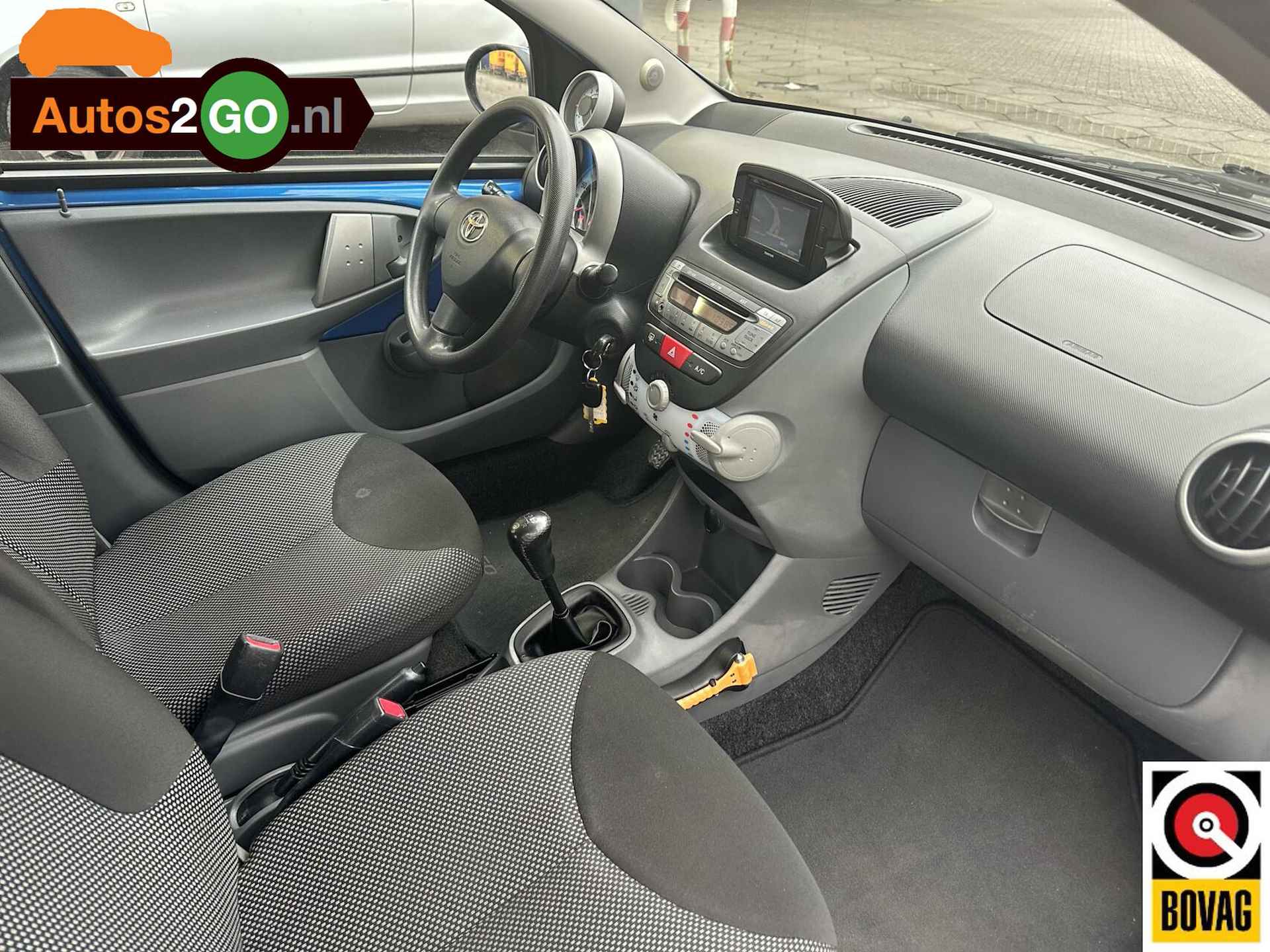 Toyota Aygo 1.0-12V Dynamic Navigator - 18/20