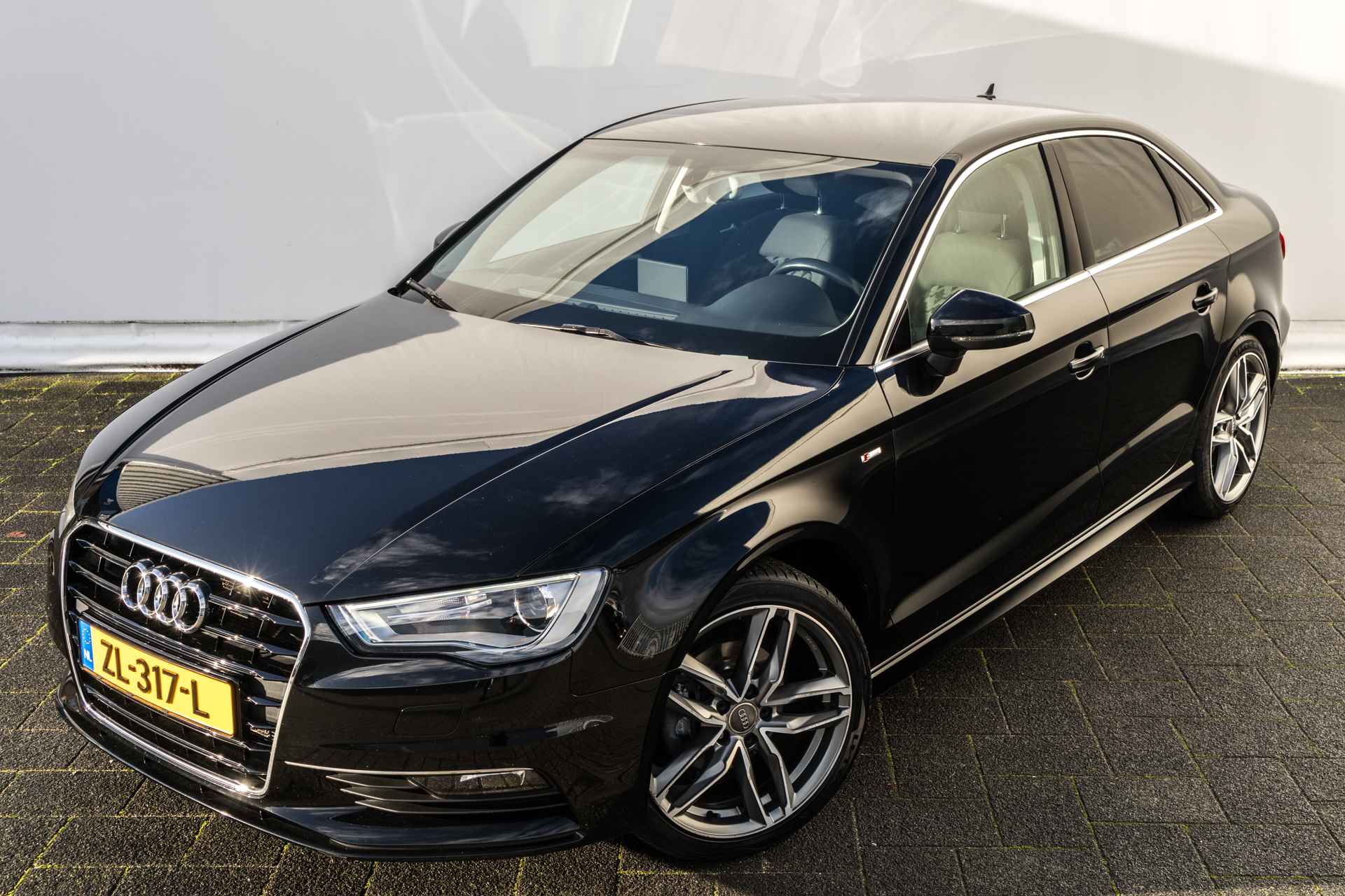 Audi A3 Limousine 1.6 TDi 110 Pk Ultra Pro Line Plus I S-Line Ext. I 18 inch. LMV I LED I Navi I Trekhaak - 14/44