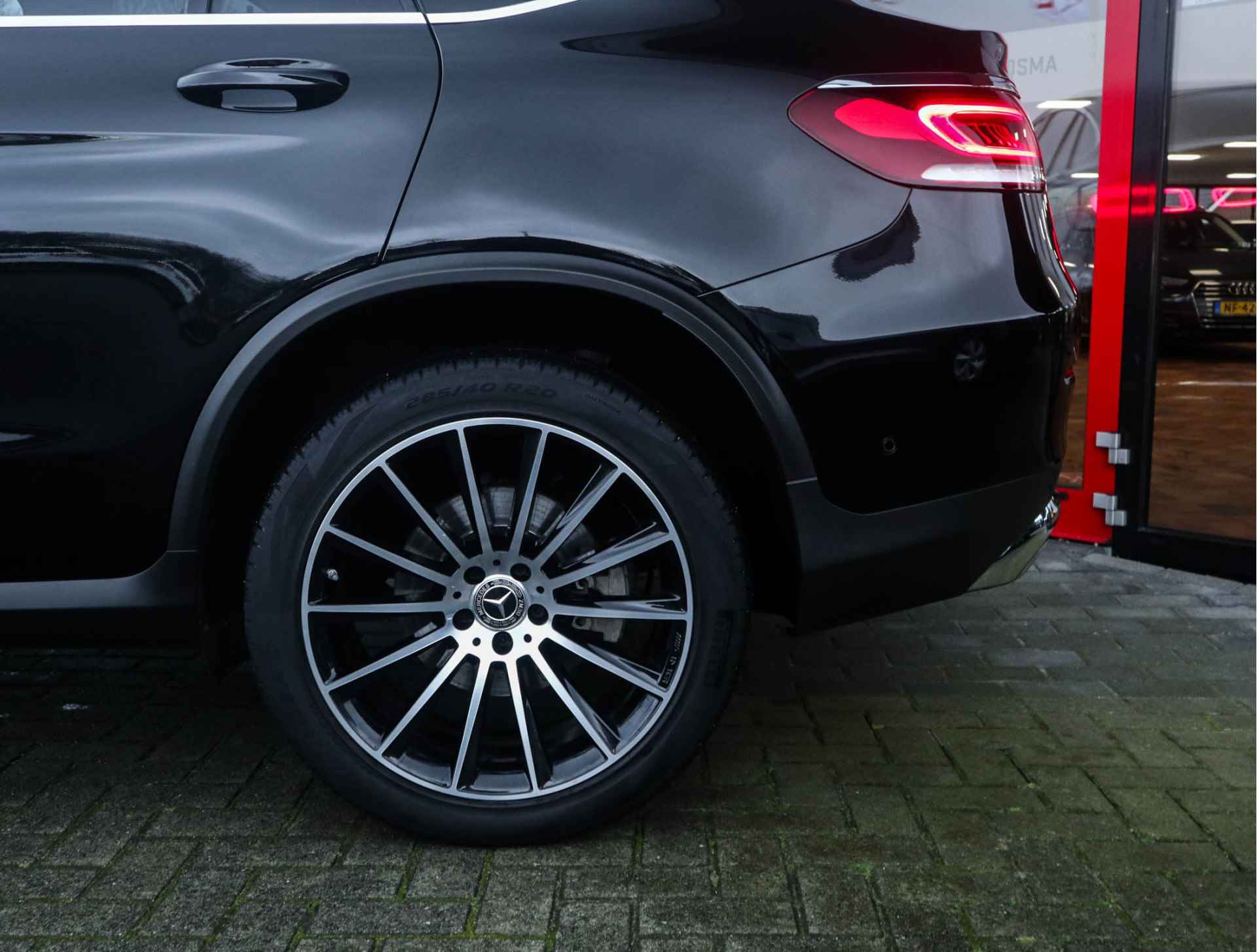 Mercedes-Benz GLC Coupé 300de 4MATIC Premium Plus AMG/Leder/Clima/LED/4X4/Distronic/Burmester-Audio - 10/29