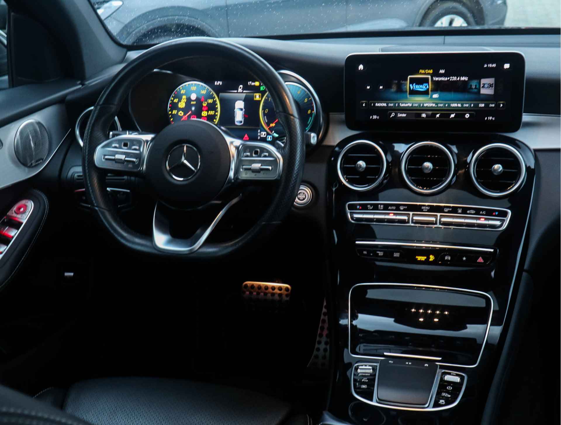 Mercedes-Benz GLC Coupé 300de 4MATIC Premium Plus AMG/Leder/Clima/LED/4X4/Distronic/Burmester-Audio - 25/29