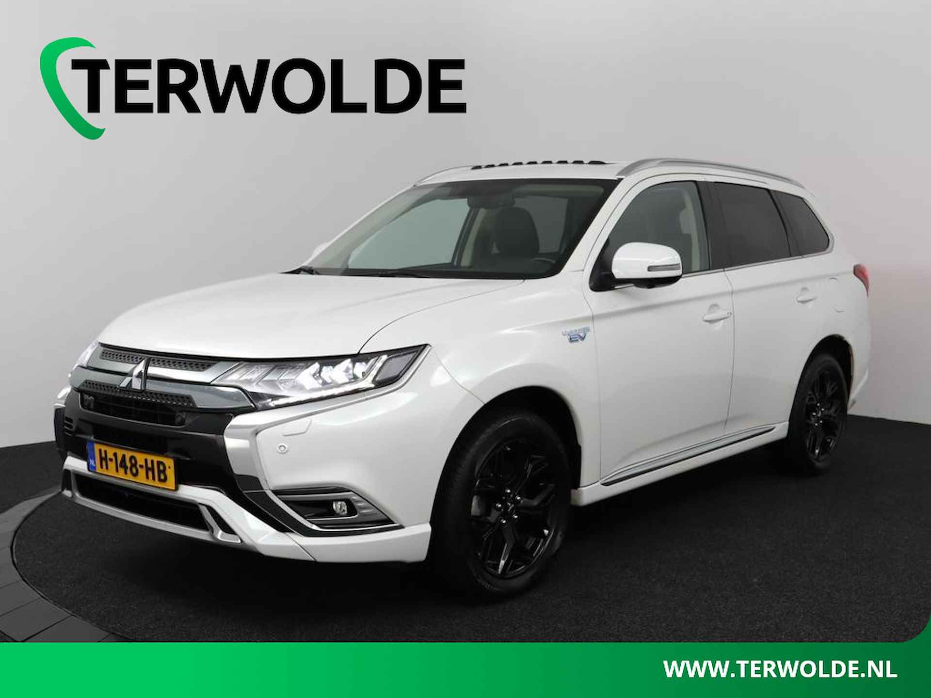 Mitsubishi Outlander 2.4 PHEV Intense+ | Trekhaak | Schuifdak | Camera | Leder / Alcantara |