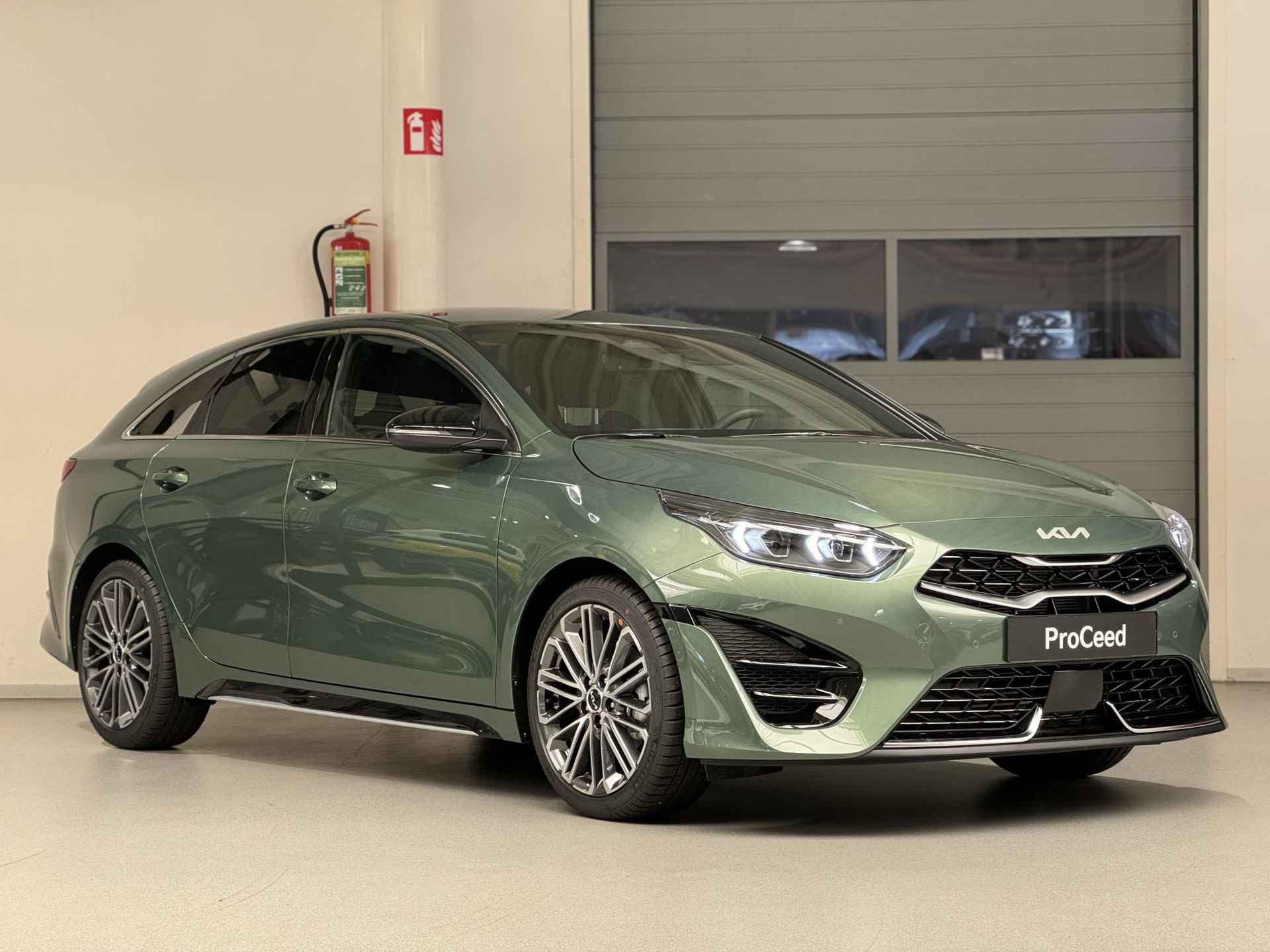 Kia ProCeed 1.5 DCT7 T-GDi GT-PlusLine | Direct leverbaar! | Voorraadauto | Automaat | Elektrisch verstelbare bestuurdersstoel incl. geheugenfunctie | JBL geluidsinstallatie | Stoel- en stuurverwarming | Elektrisch bedienbare achterklep | Sportstoelen - 6/45