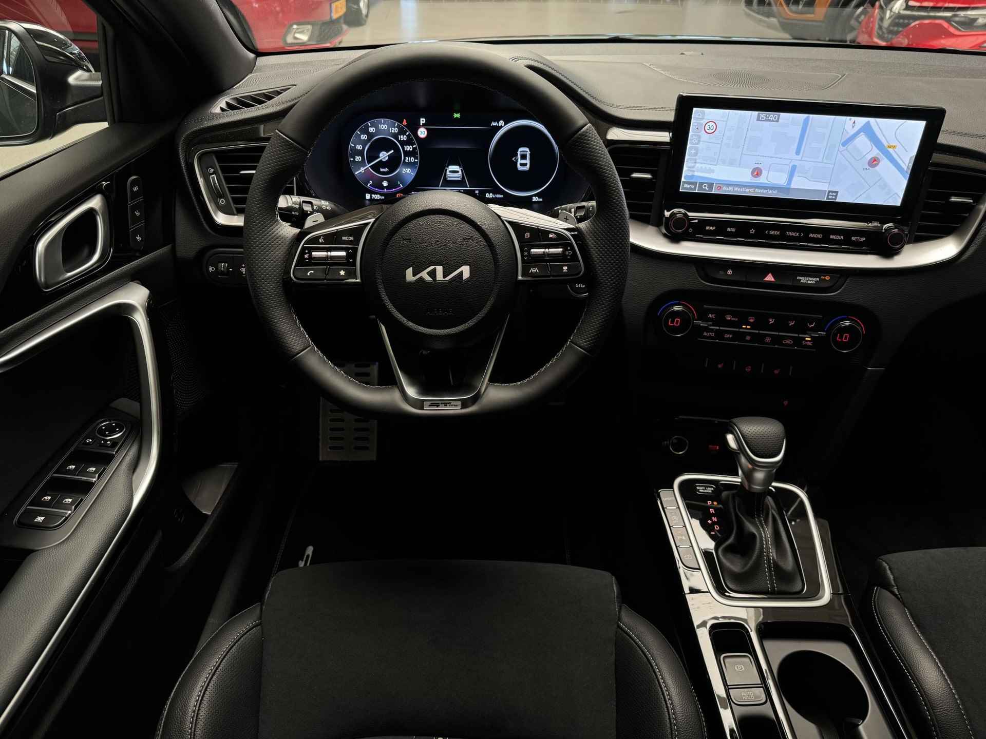 Kia ProCeed 1.5 DCT7 T-GDi GT-PlusLine | Direct leverbaar! | Voorraadauto | Automaat | Elektrisch verstelbare bestuurdersstoel incl. geheugenfunctie | JBL geluidsinstallatie | Stoel- en stuurverwarming | Elektrisch bedienbare achterklep | Sportstoelen - 36/45