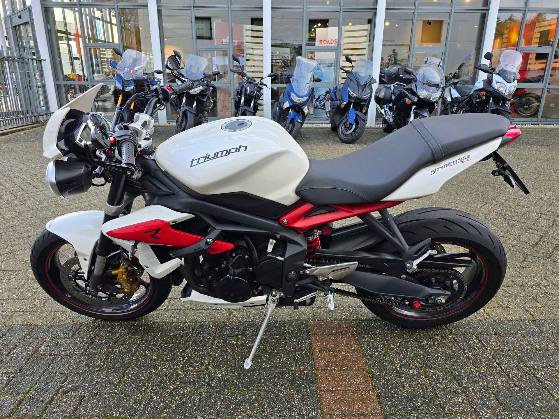 Triumph STREET TRIPLE R - 3/23