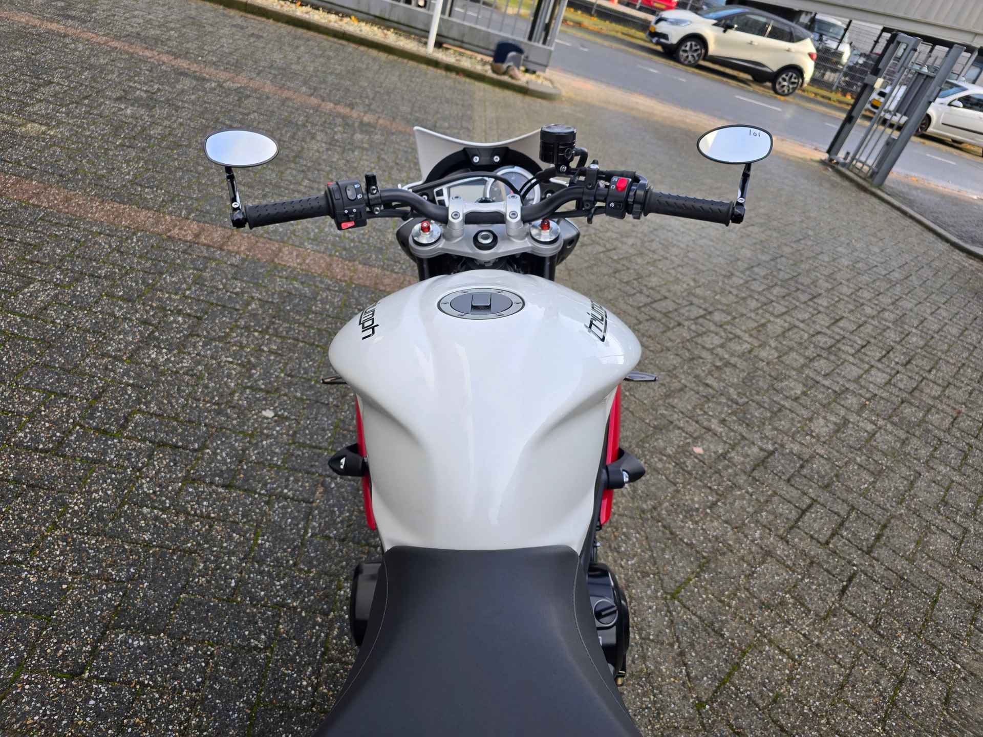 Triumph STREET TRIPLE R - 11/23