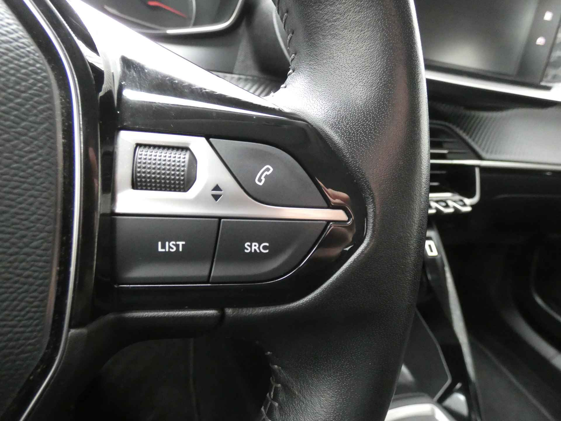 Peugeot 2008 1.2 100PK Active | Navigatie | Cruise Control | Apple Carplay | Camera - 24/36