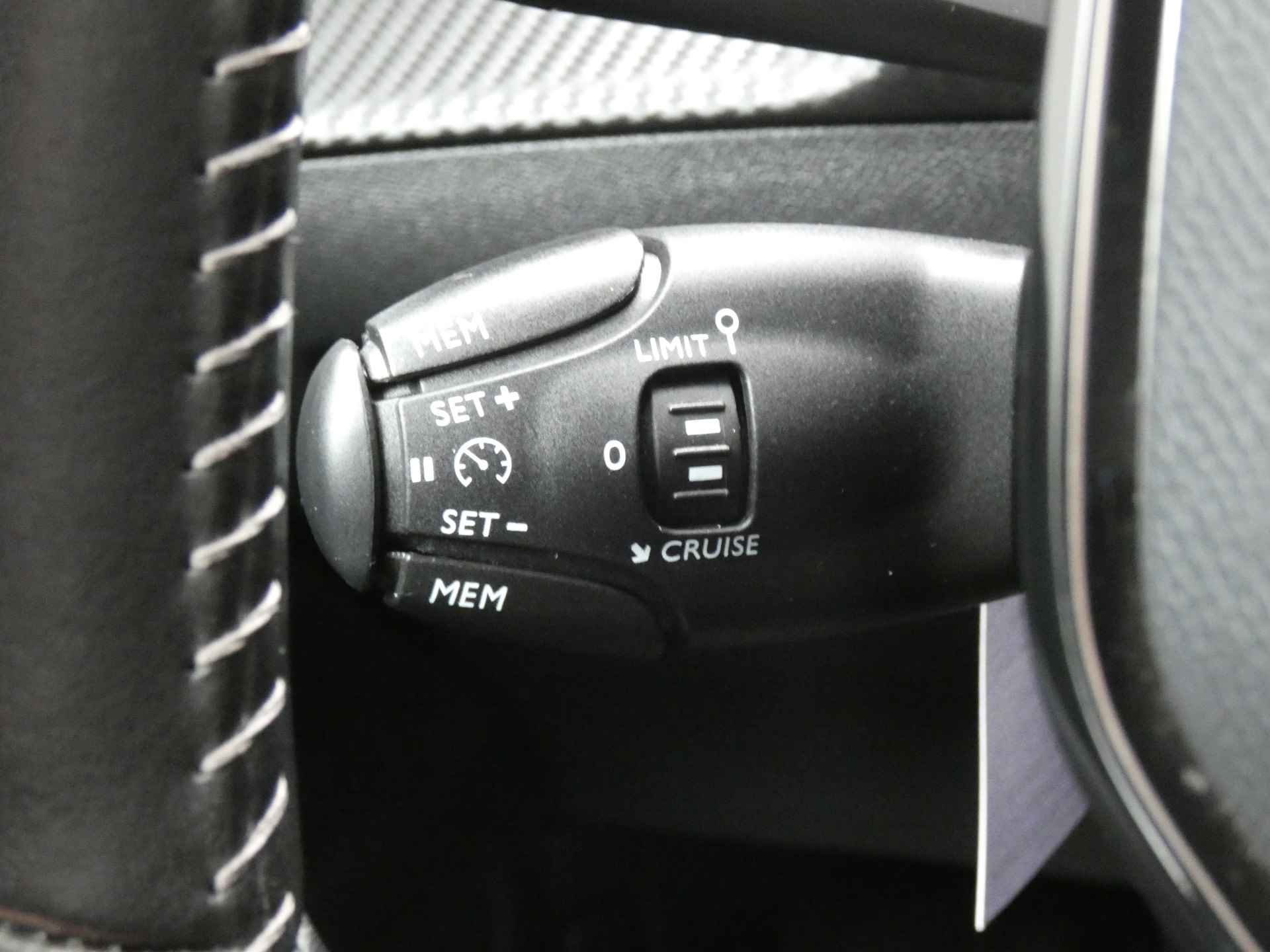 Peugeot 2008 1.2 100PK Active | Navigatie | Cruise Control | Apple Carplay | Camera - 25/36