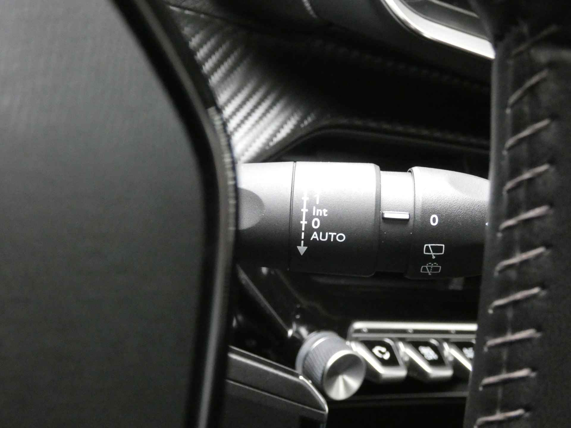 Peugeot 2008 1.2 100PK Active | Navigatie | Cruise Control | Apple Carplay | Camera - 27/36