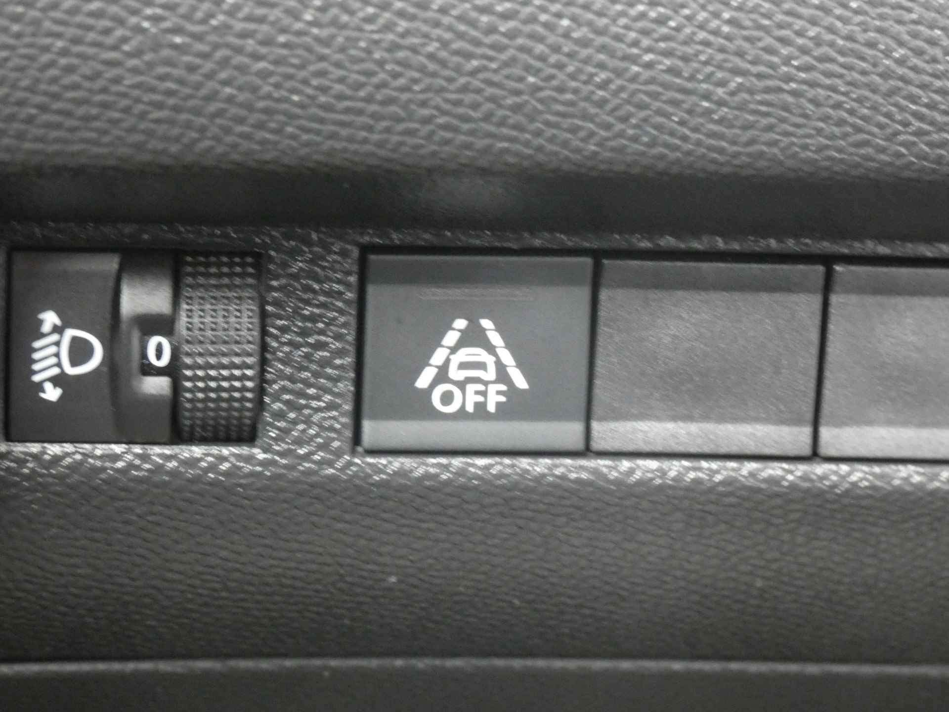 Peugeot 2008 1.2 100PK Active | Navigatie | Cruise Control | Apple Carplay | Camera - 30/36