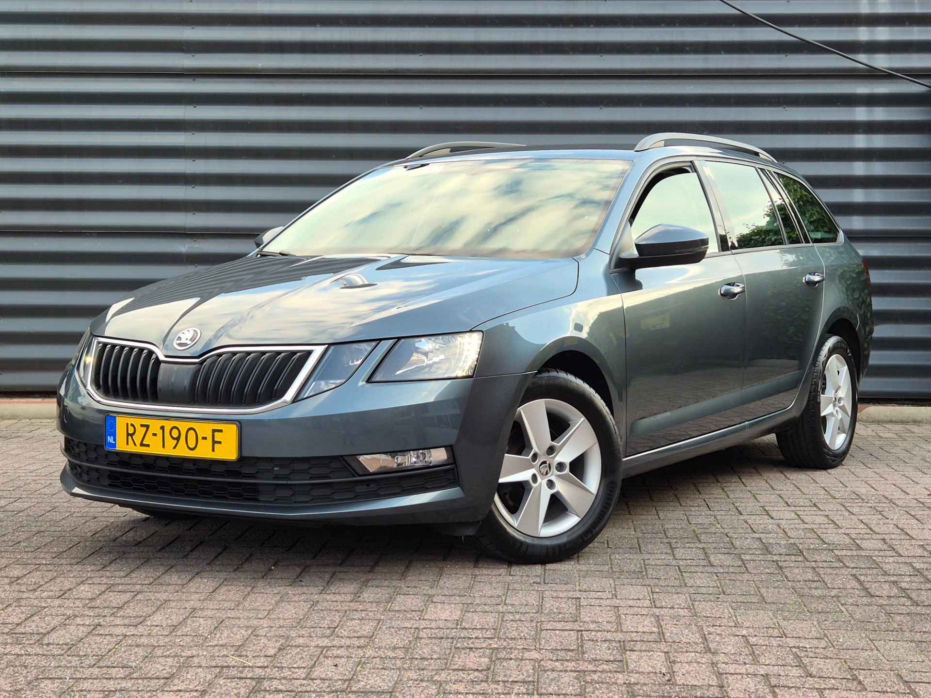 Skoda Octavia Combi 1.6 TDI Greentech Ambition - 1/18