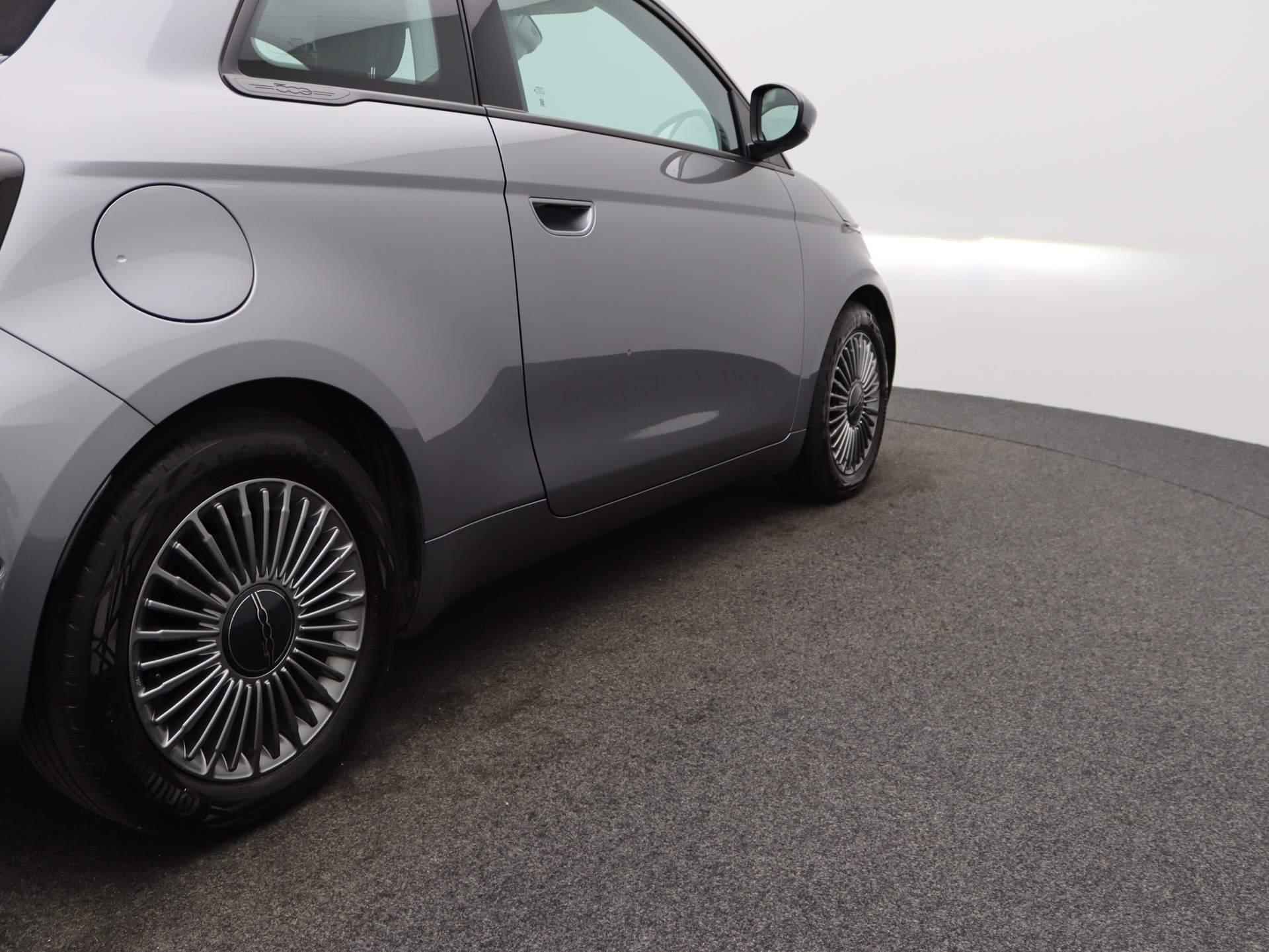 Fiat 500e C Icon 42 kWh | Navi | ECC | PDC | LMV | Cam | - 35/39