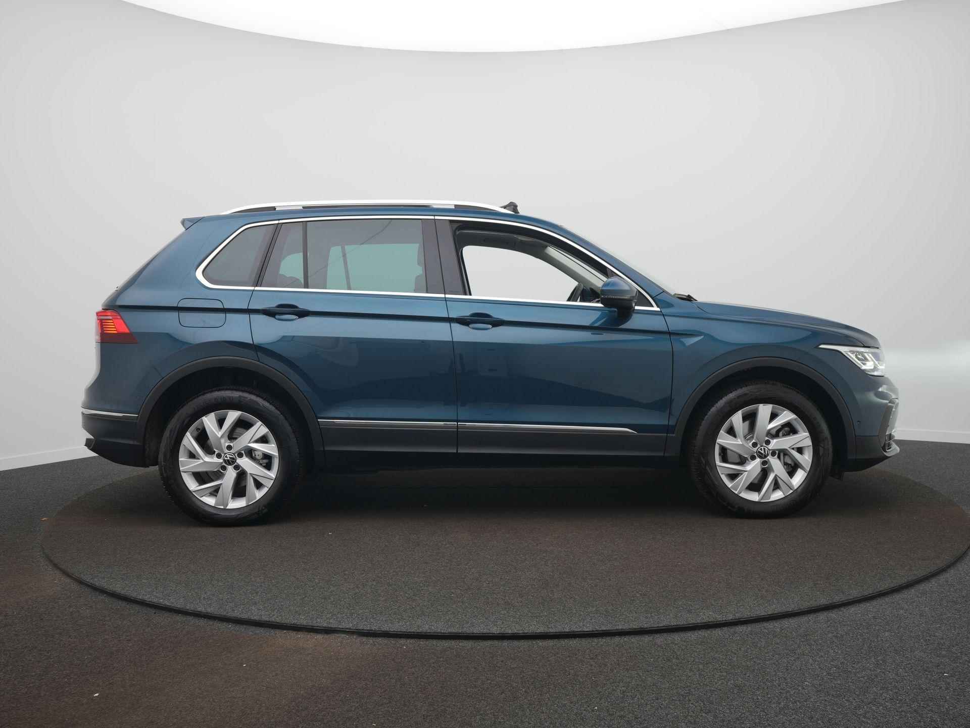 Volkswagen Tiguan 1.4 TSI eHybrid Elegance Business+ / Panoramadak / Camera / Adap. Cruise / IQ-Light - 4/63