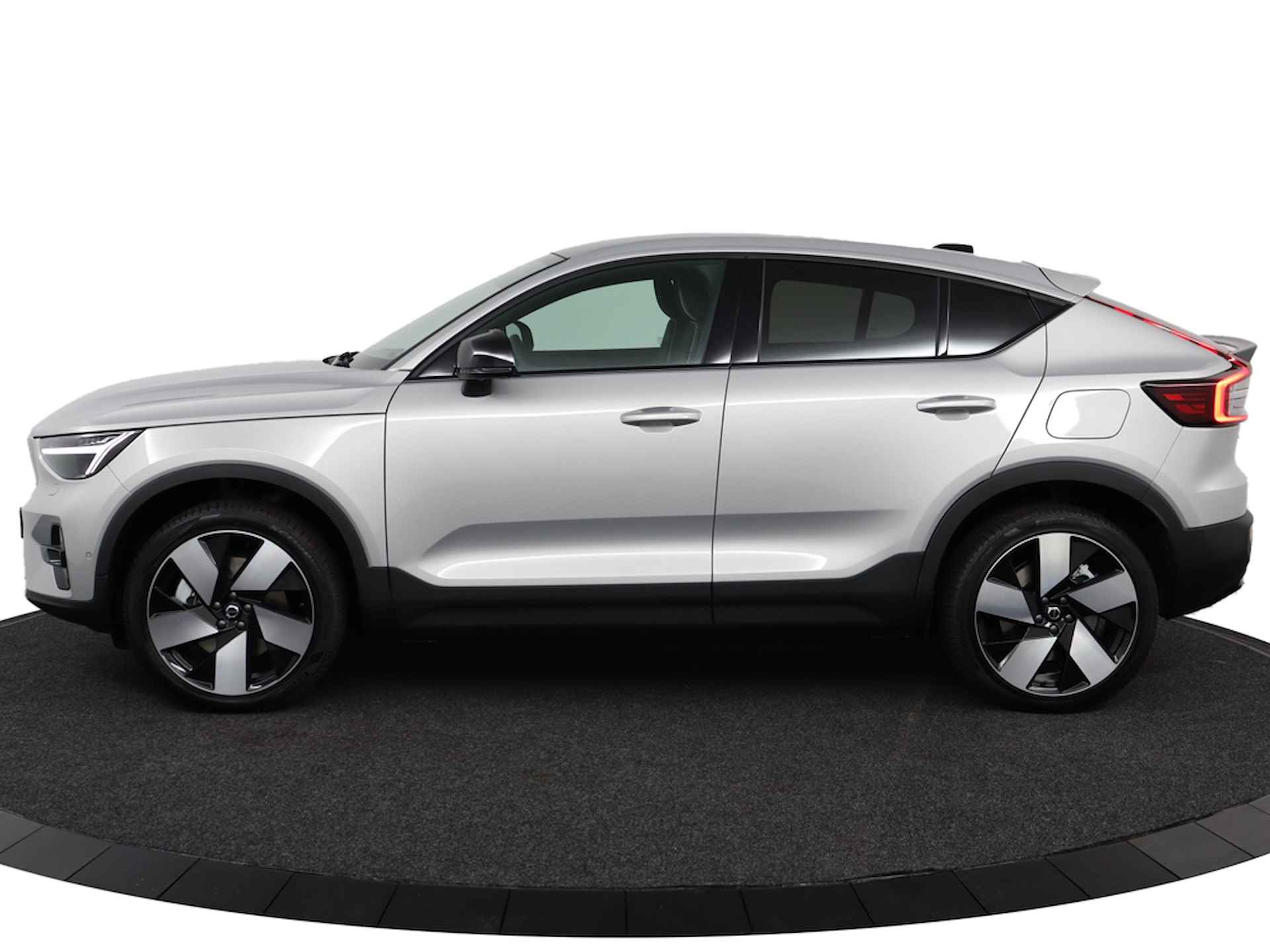 Volvo C40 Twin Motor Ultimate| Stoel & stuurwielverwarming | Adaptieve cruise control incl. BLIS | 360˚ view | Digitale binnenspiegel | Stoel & stuurwielverwarming | Adaptieve cruise control incl. BLIS | Semi Visual Park Assist (incl. 360˚ view) | Digitale binnenspiegel | 20'' lm velgen | Keyless Entry | Warmtepomp | Standverwarming met timer - 4/70