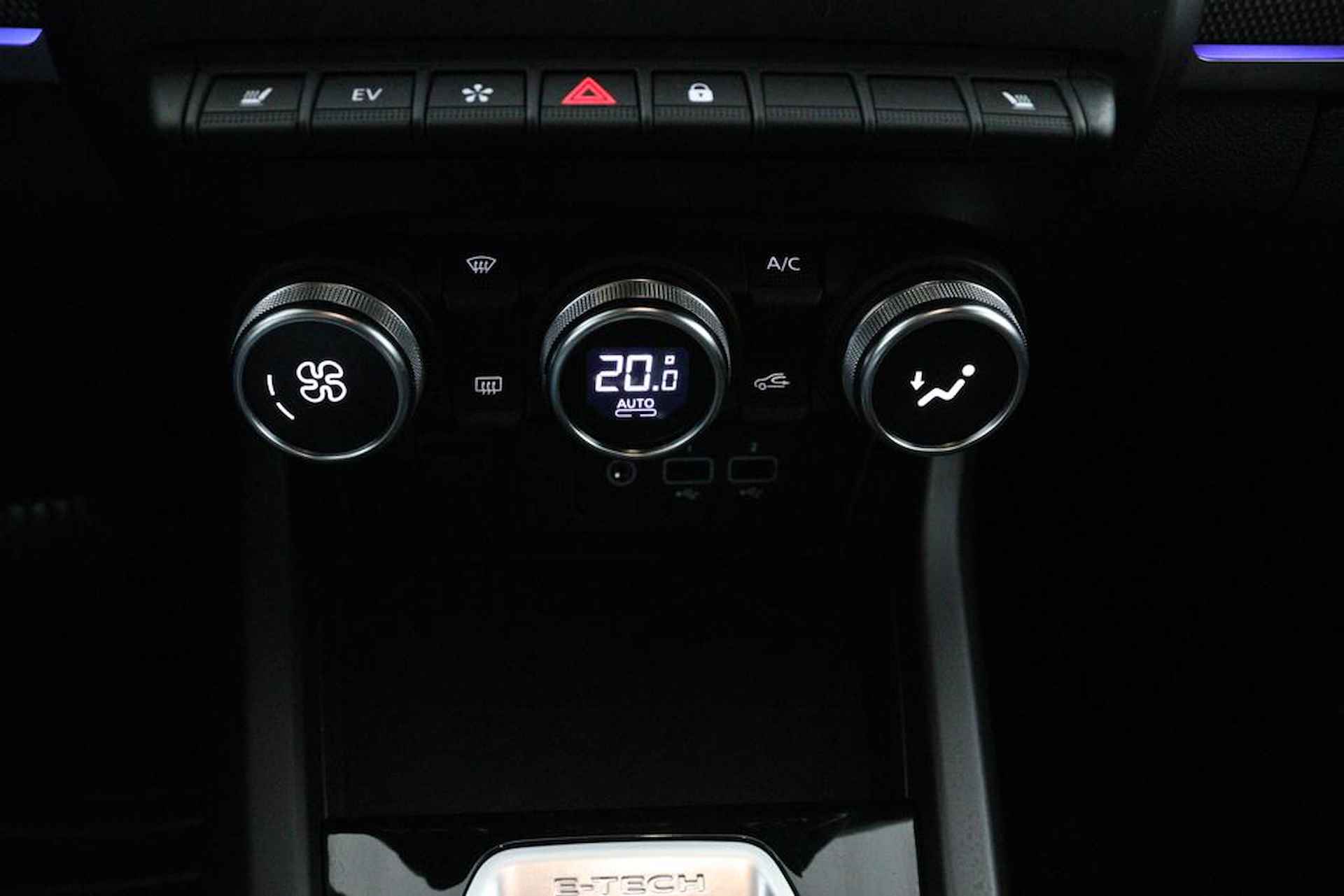 Renault Arkana 1.6 E-Tech hybrid 145 Intens | Trekhaak Afneembaar | Stoelverwarming | Stuurwiel Verwarmd | Parelmoer Lak | Adaptieve Cruise Control | Camera | Navigatie | LED Koplampen | - 25/45