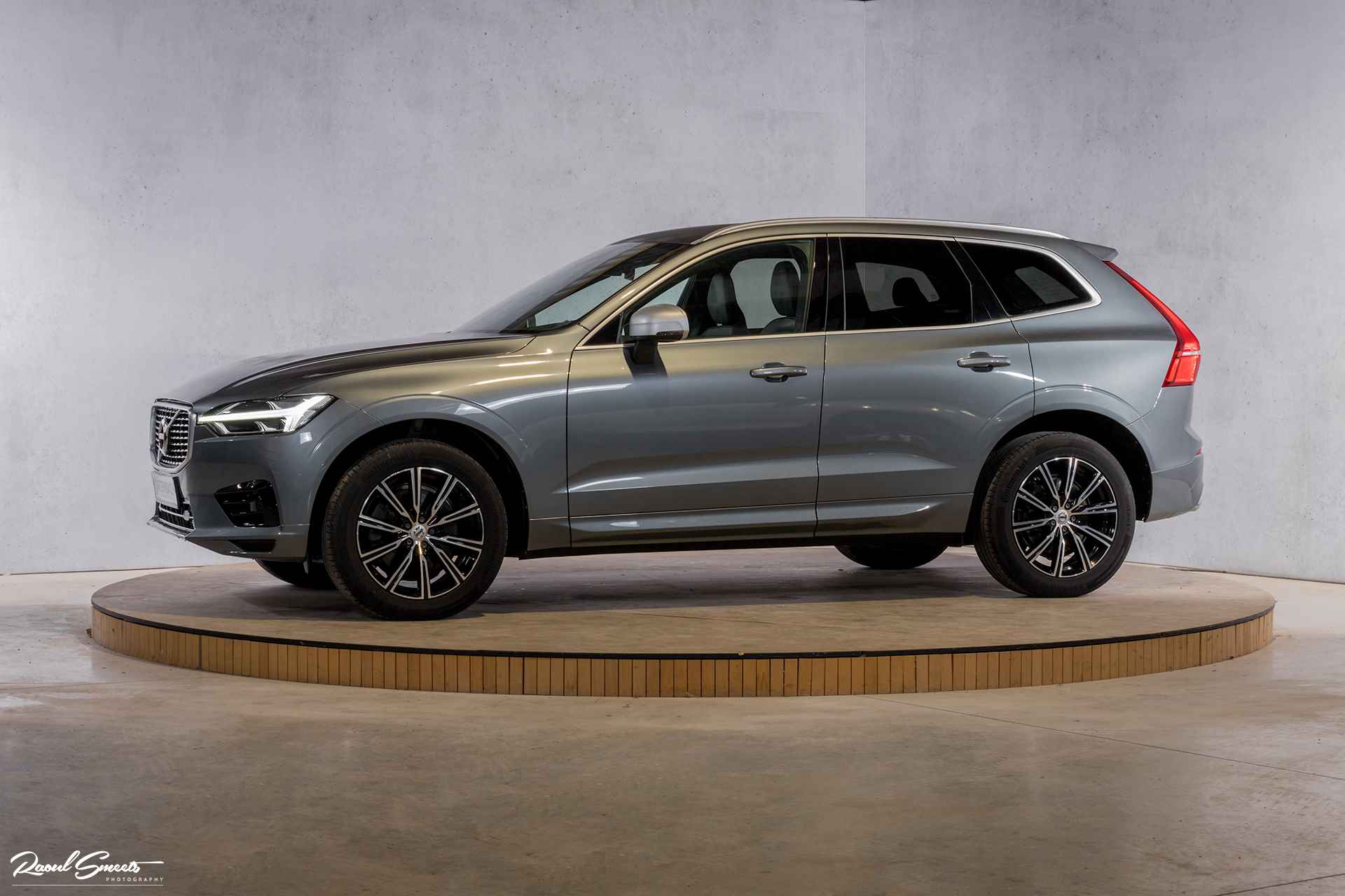 Volvo XC60 2.0 T5 AWD R-Design | Zwenkbare trekhaak | Apple Carplay | - 2/54