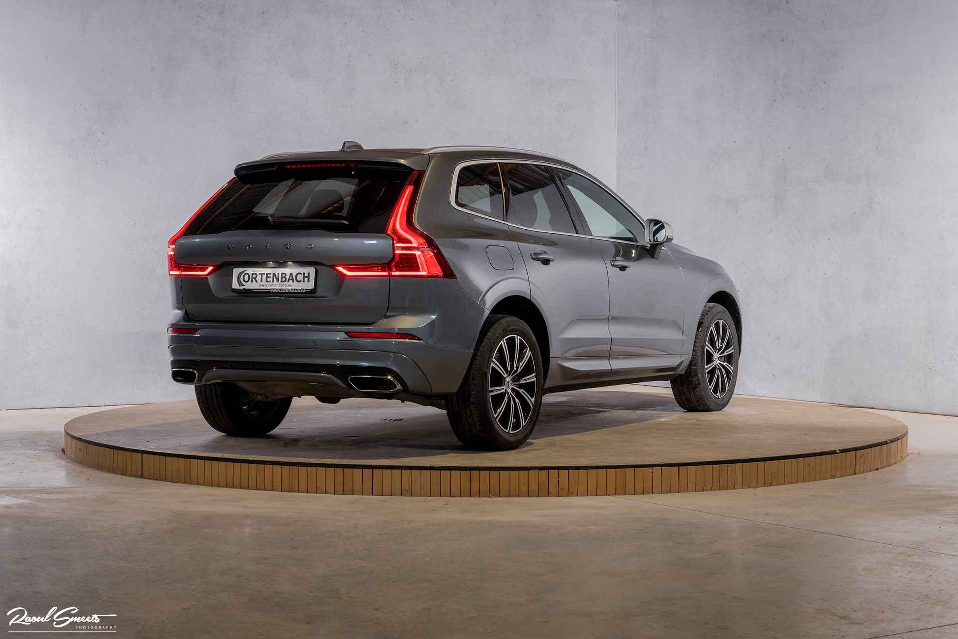 Volvo XC60 2.0 T5 AWD R-Design | Zwenkbare trekhaak | Apple Carplay | - 4/54